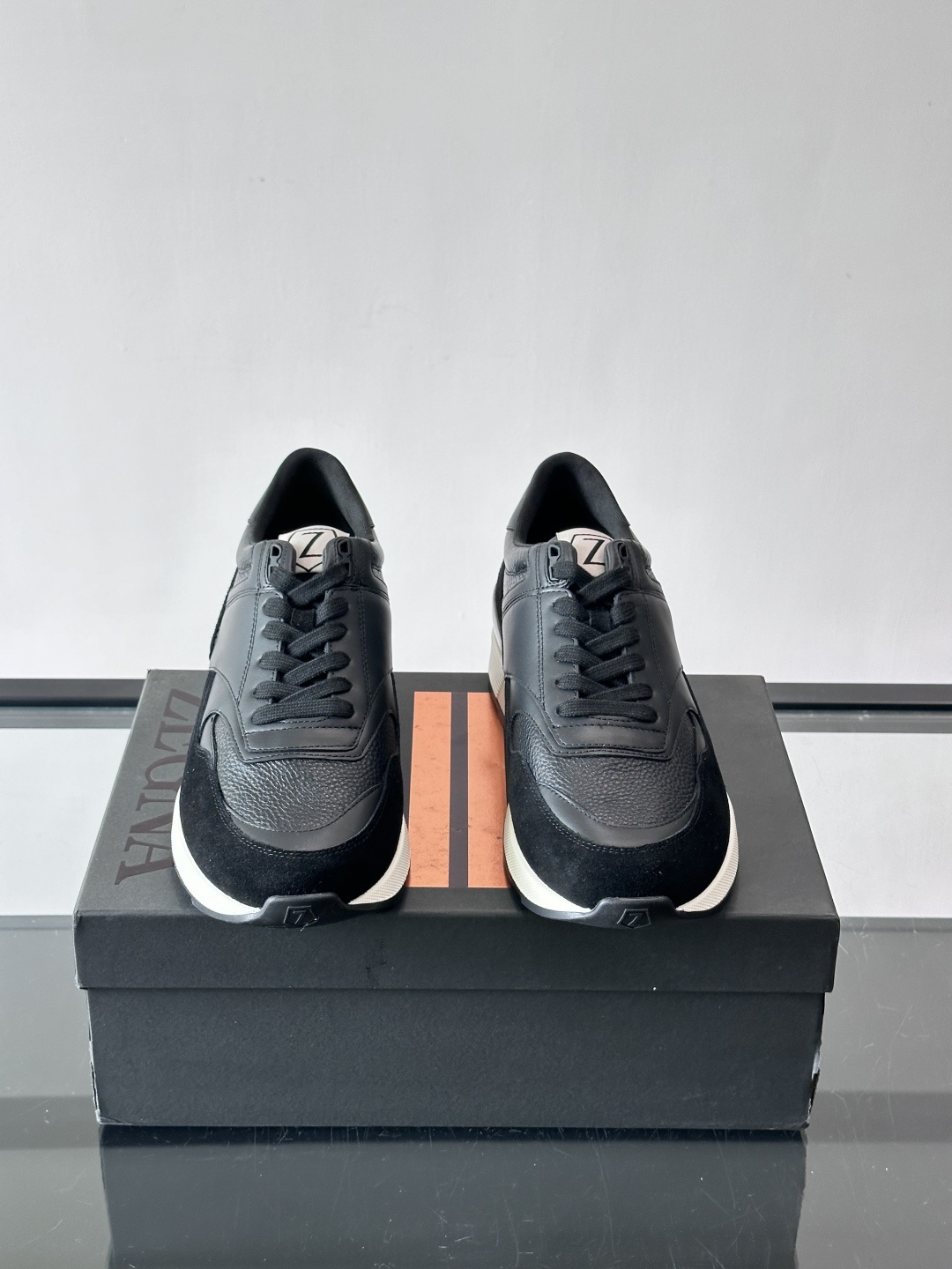 杰尼亚男士休闲鞋，牛皮➕麂皮拼接，麂皮质感超有质感！厚底设计增高又舒适，日常通勤、休闲都能轻松驾驭✨。系