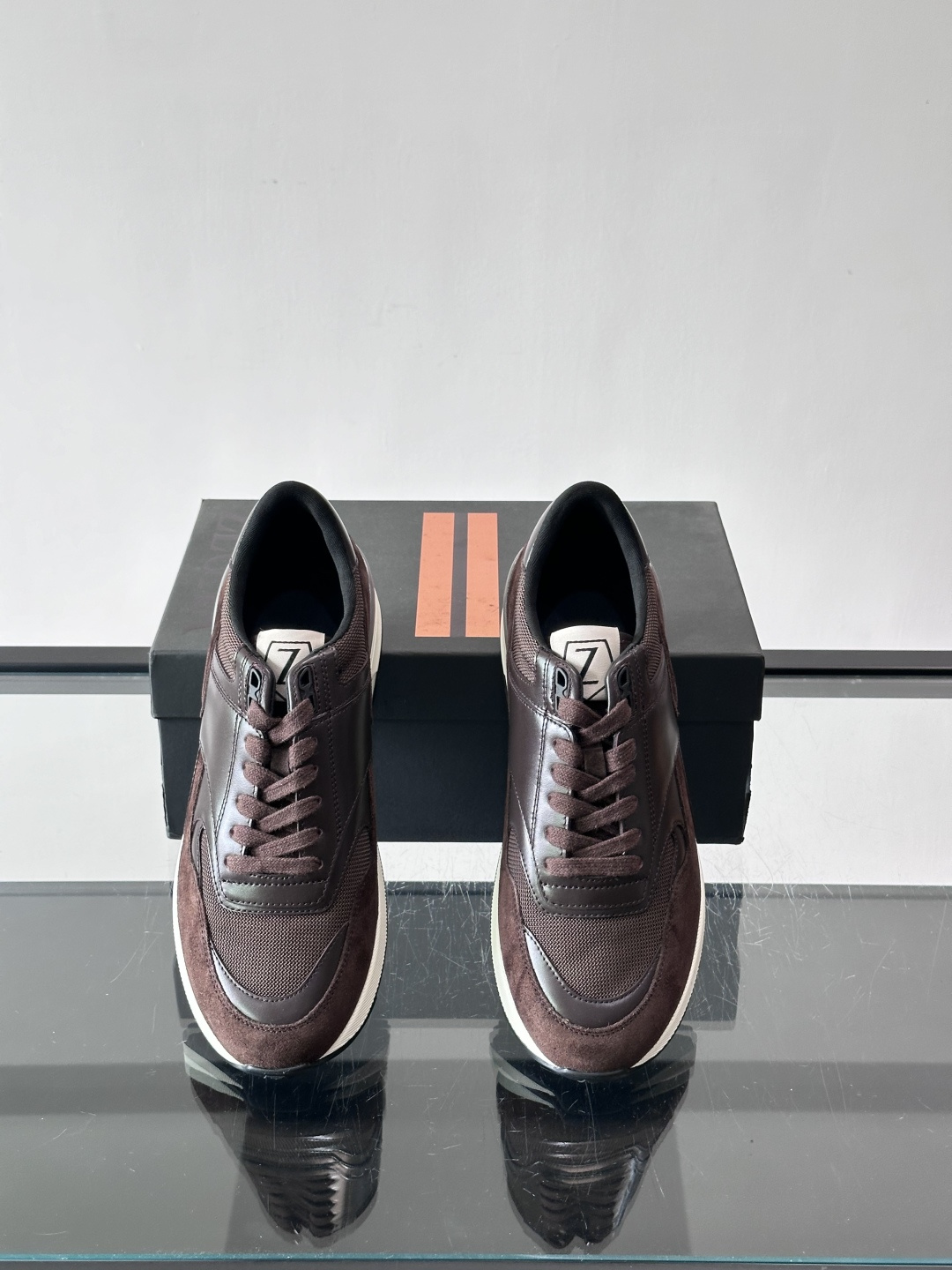 杰尼亚男士新款复古休闲鞋，牛皮➕透气网面拼接，麂皮质感超有层次感！厚底设计增高又舒适，日常通勤、休闲都O