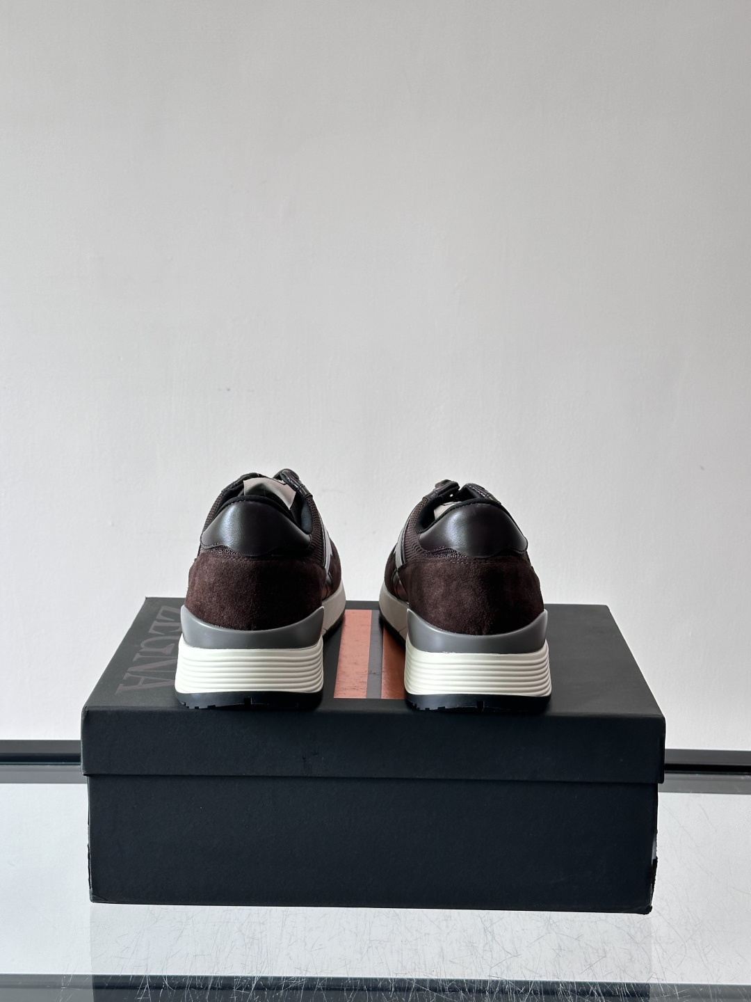 杰尼亚男士新款复古休闲鞋，牛皮➕透气网面拼接，麂皮质感超有层次感！厚底设计增高又舒适，日常通勤、休闲都O