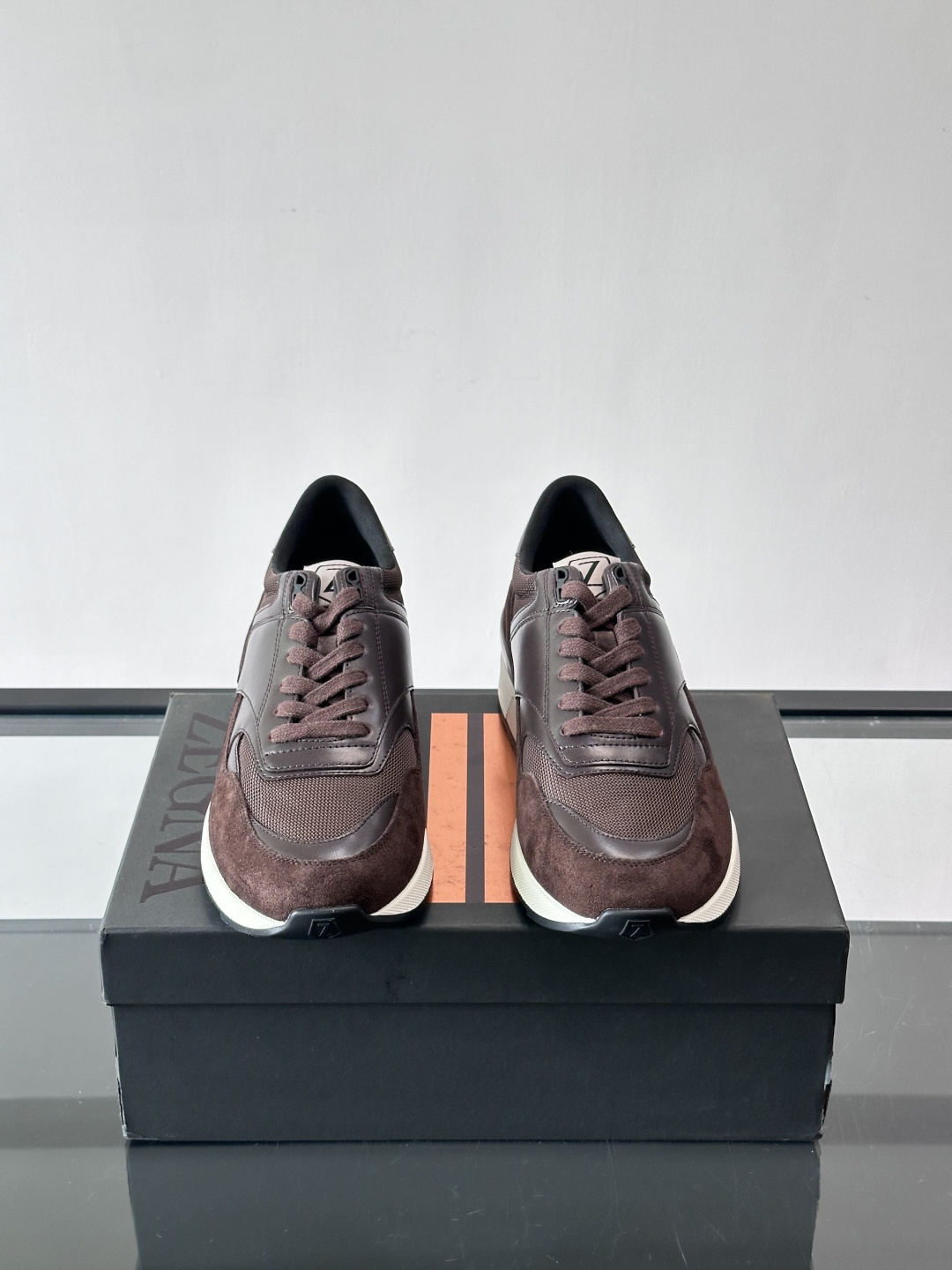 杰尼亚男士新款复古休闲鞋，牛皮➕透气网面拼接，麂皮质感超有层次感！厚底设计增高又舒适，日常通勤、休闲都O