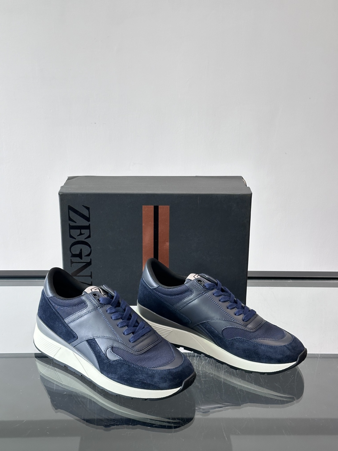 杰尼亚男士新款复古休闲鞋，牛皮➕透气网面拼接，麂皮质感超有层次感！厚底设计增高又舒适，日常通勤、休闲都O