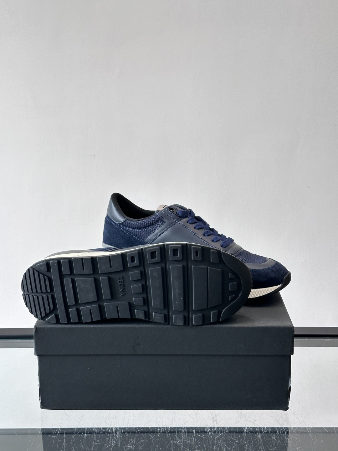 杰尼亚男士新款复古休闲鞋，牛皮➕透气网面拼接，麂皮质感超有层次感！厚底设计增高又舒适，日常通勤、休闲都O