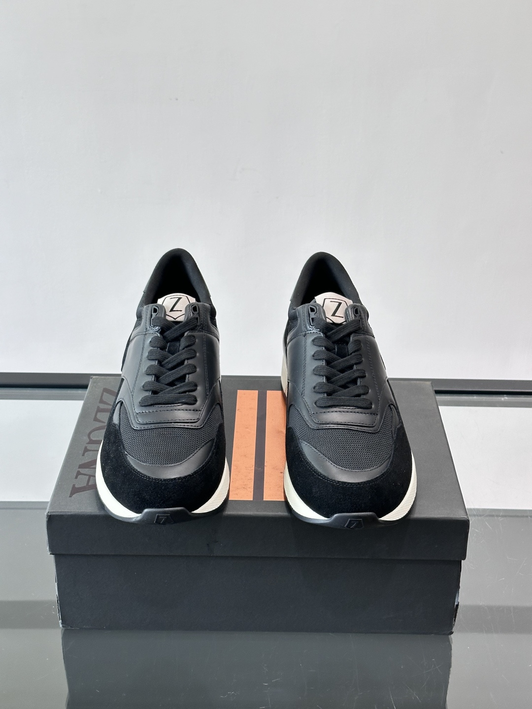 杰尼亚男士新款复古休闲鞋，牛皮➕透气网面拼接，麂皮质感超有层次感！厚底设计增高又舒适，日常通勤、休闲都O