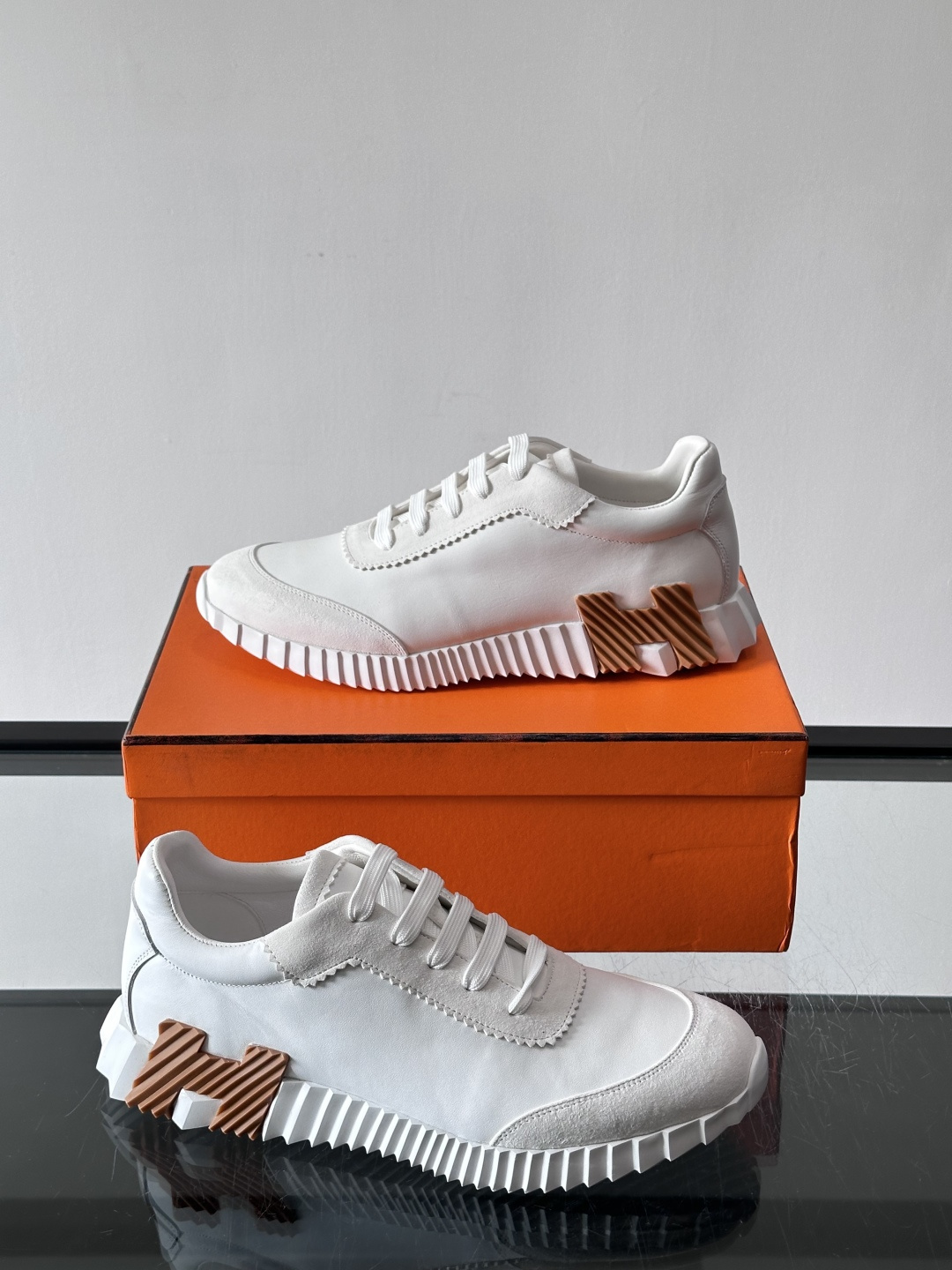 爱马仕Bouncing运动鞋爱马仕Bouncing运动鞋，标志性“大H