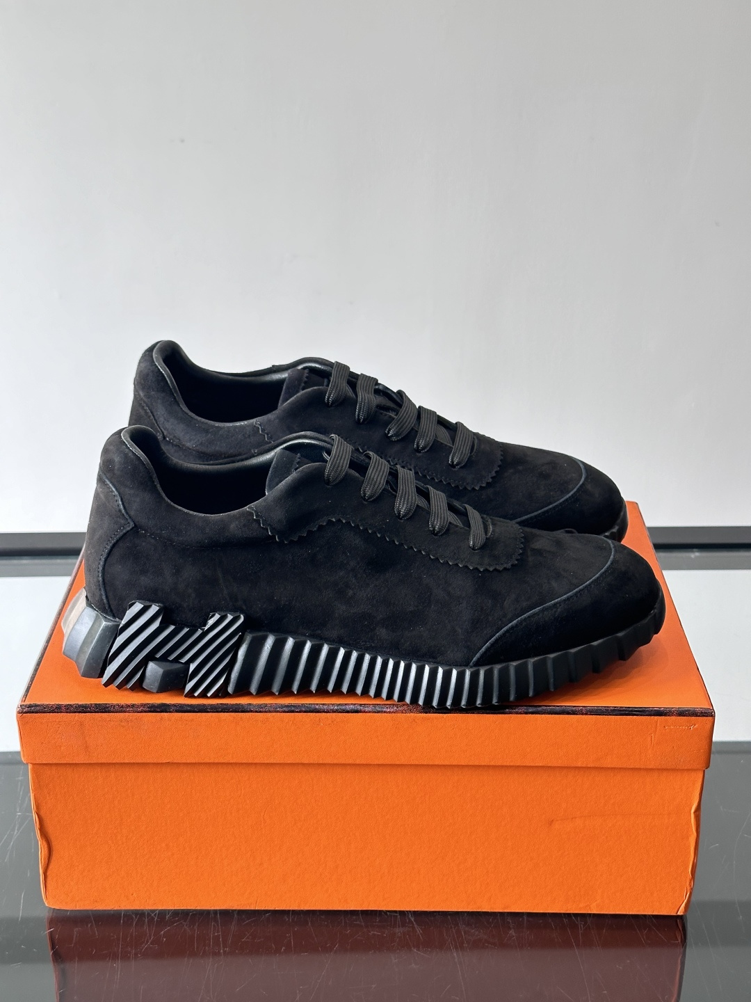 爱马仕Bouncing运动鞋爱马仕Bouncing运动鞋，标志性“大H