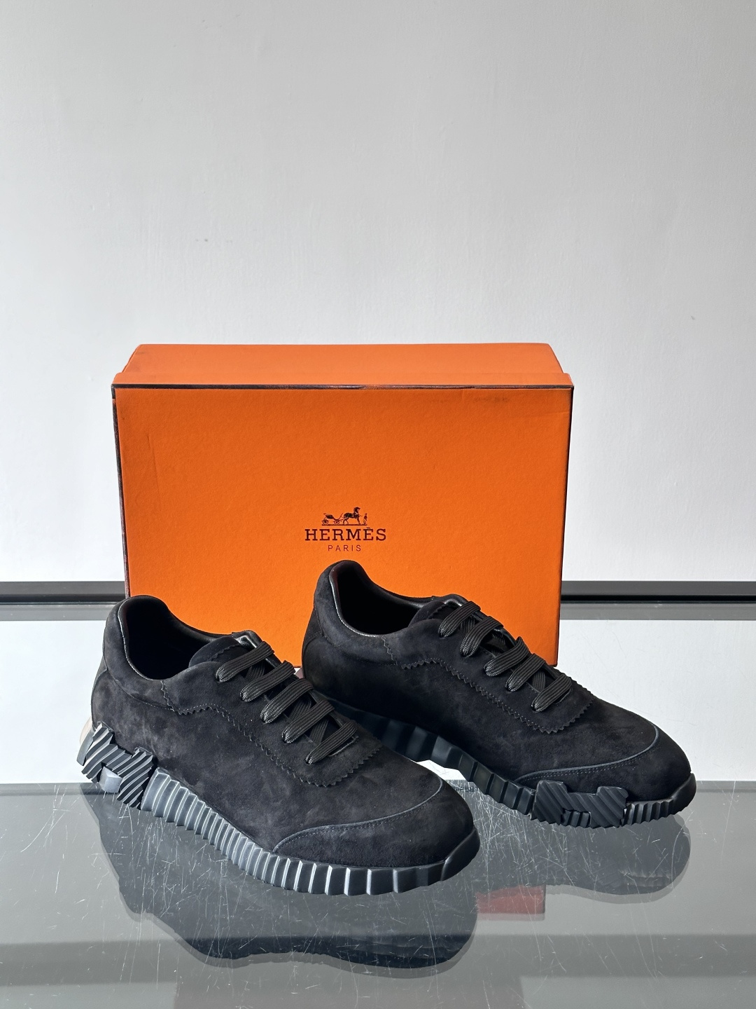 爱马仕Bouncing运动鞋爱马仕Bouncing运动鞋，标志性“大H