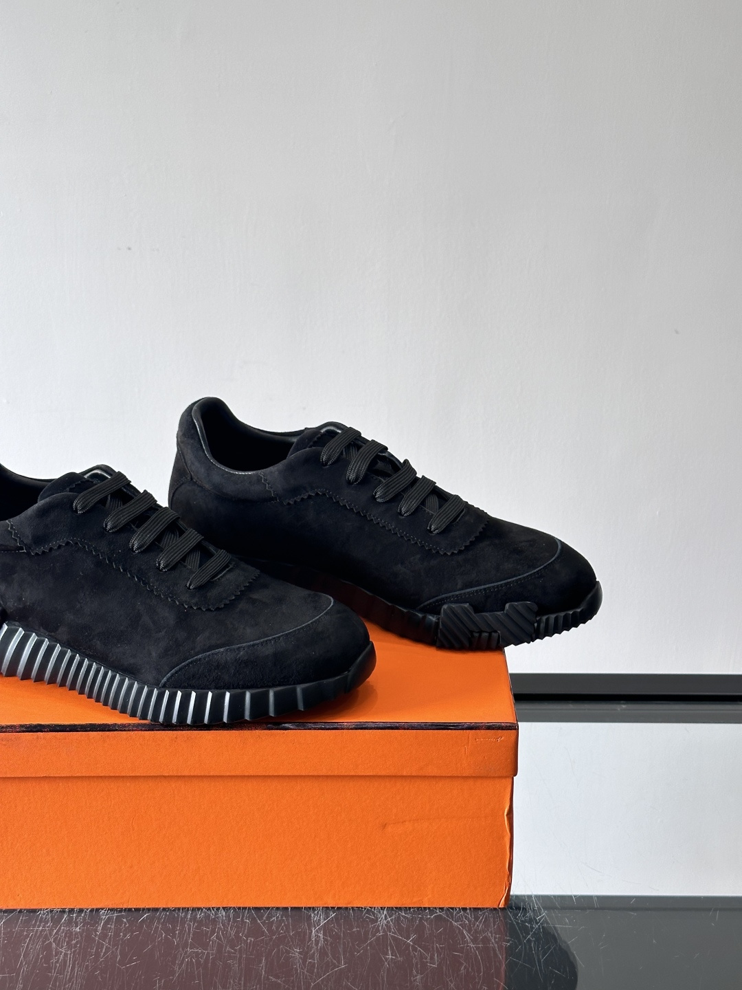 爱马仕Bouncing运动鞋爱马仕Bouncing运动鞋，标志性“大H