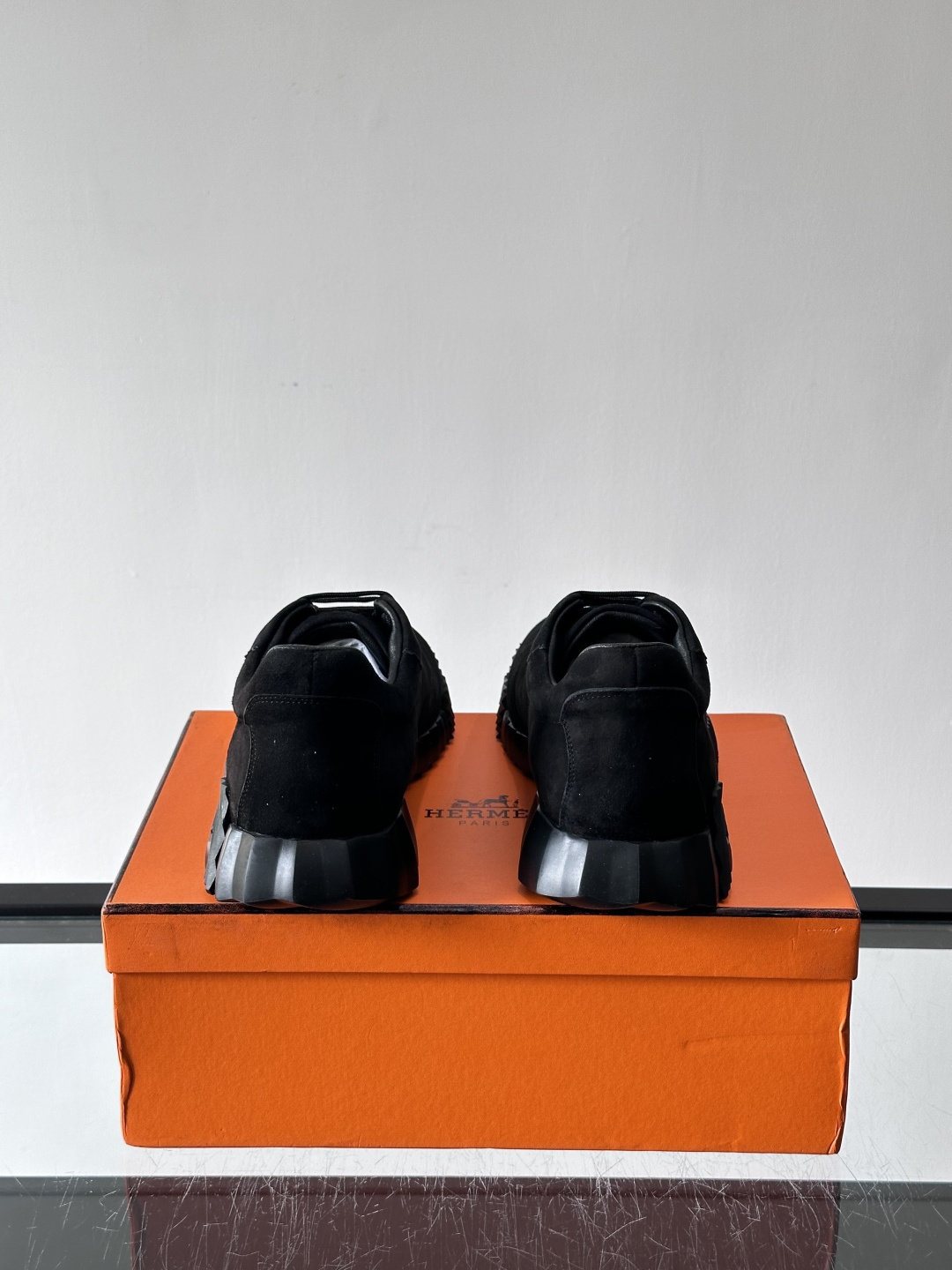 爱马仕Bouncing运动鞋爱马仕Bouncing运动鞋，标志性“大H