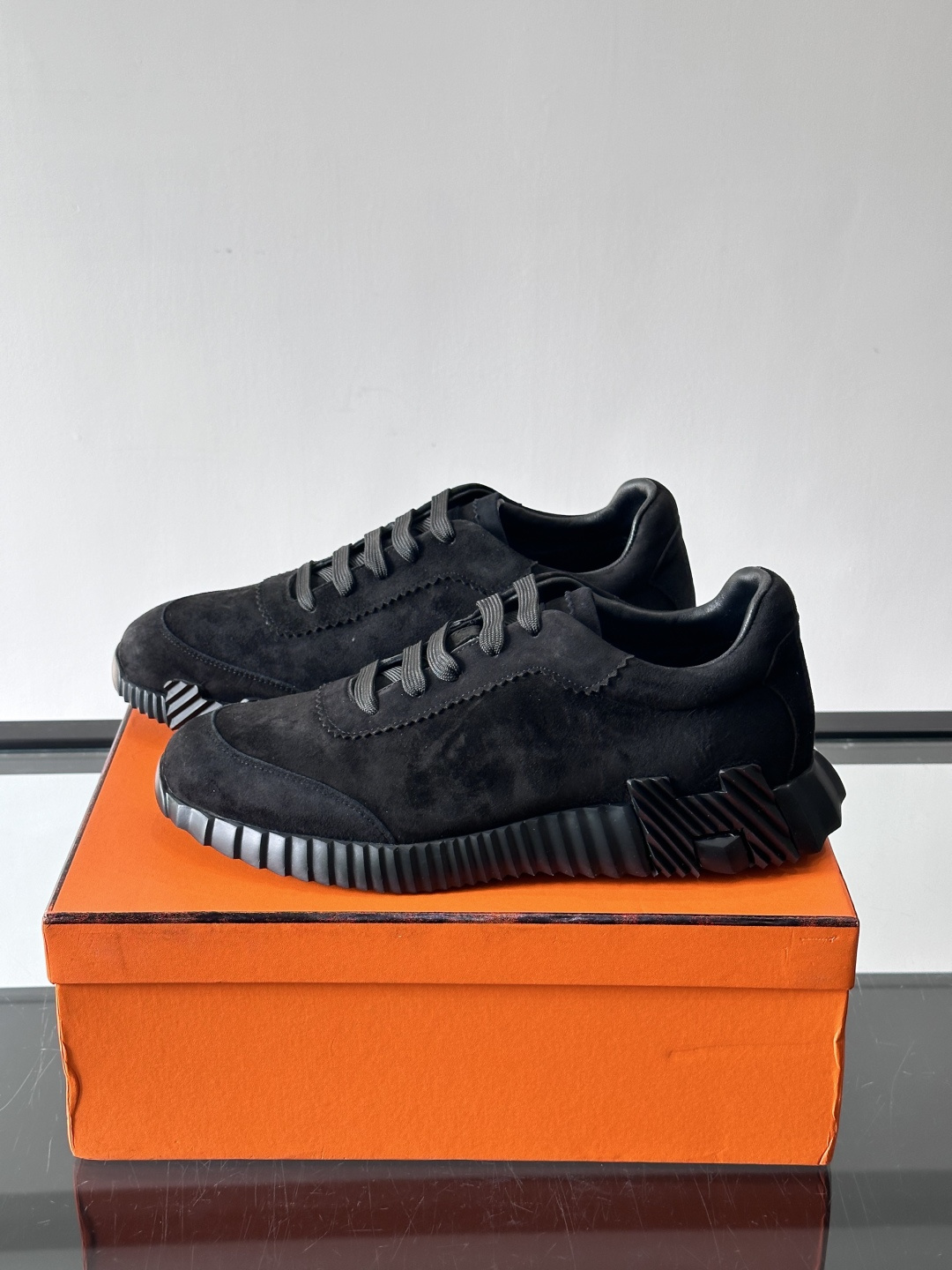 爱马仕Bouncing运动鞋爱马仕Bouncing运动鞋，标志性“大H