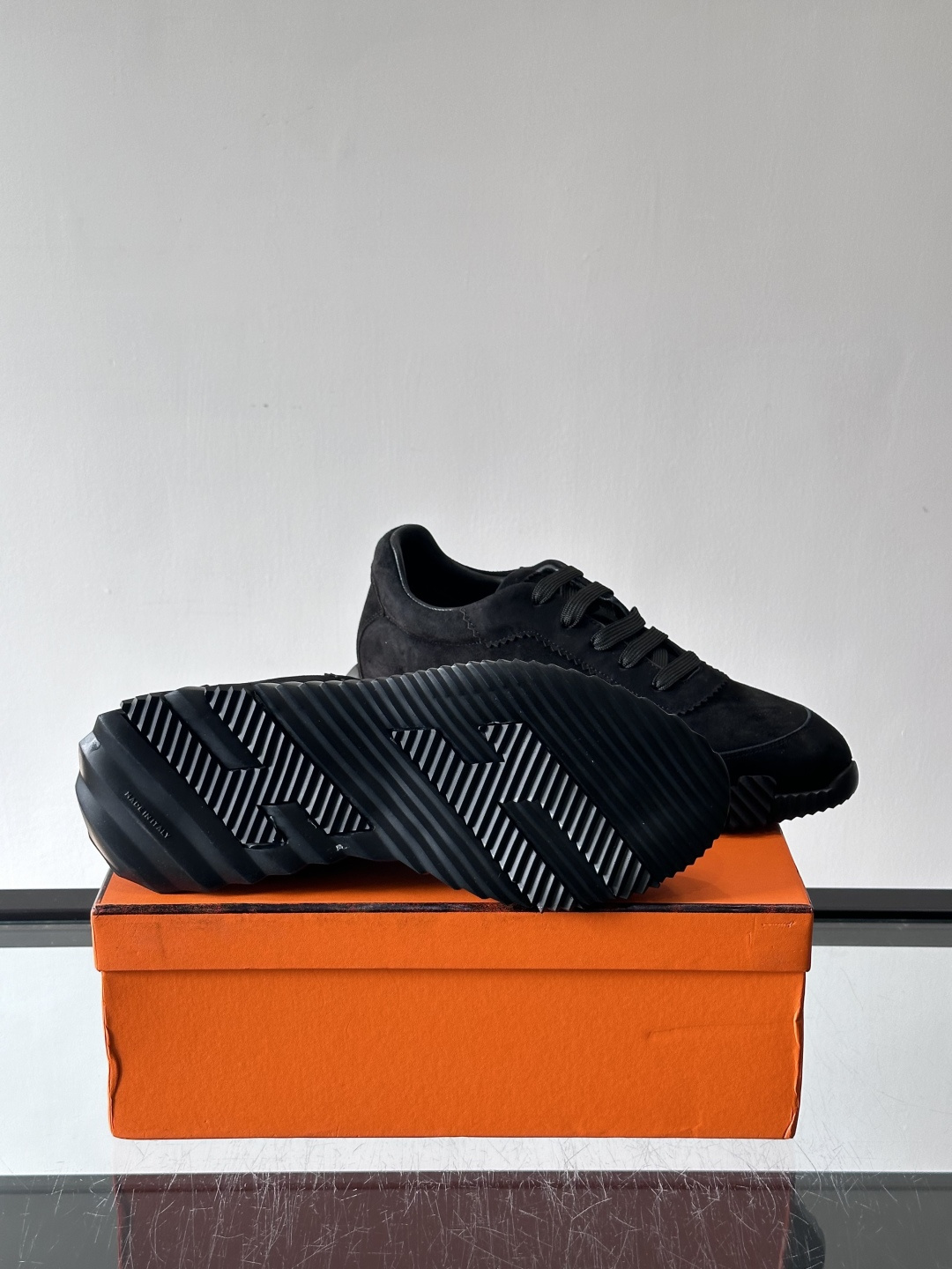 爱马仕Bouncing运动鞋爱马仕Bouncing运动鞋，标志性“大H