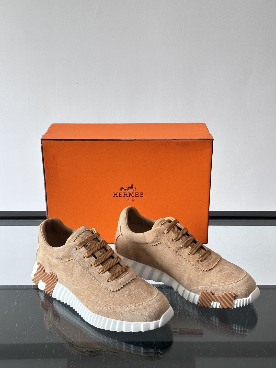 爱马仕Bouncing运动鞋爱马仕Bouncing运动鞋，标志性“大H