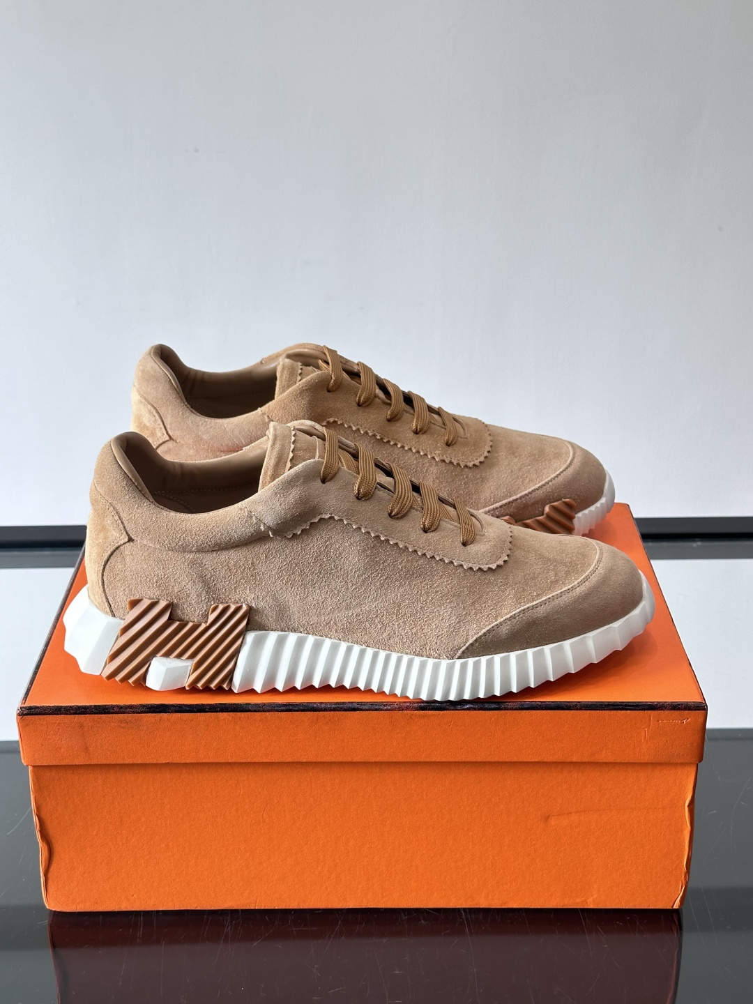 爱马仕Bouncing运动鞋爱马仕Bouncing运动鞋，标志性“大H