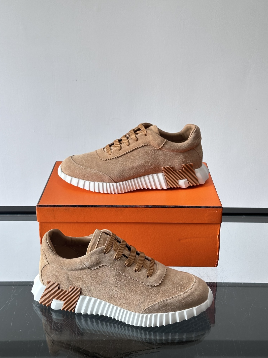 爱马仕Bouncing运动鞋爱马仕Bouncing运动鞋，标志性“大H