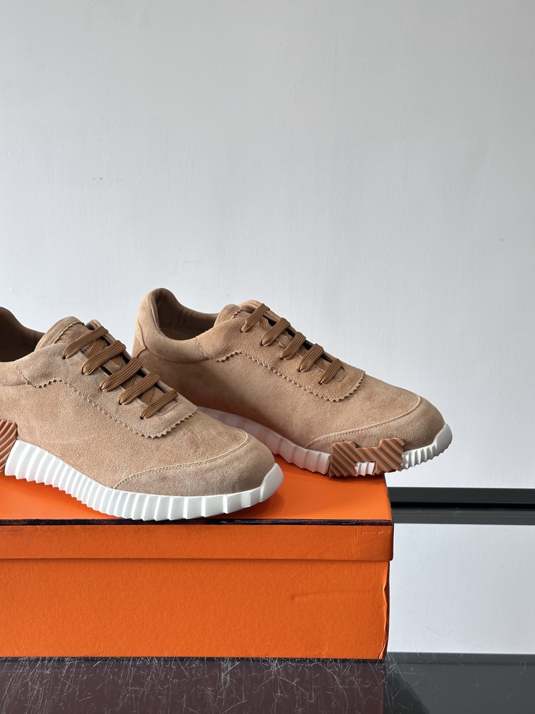 爱马仕Bouncing运动鞋爱马仕Bouncing运动鞋，标志性“大H