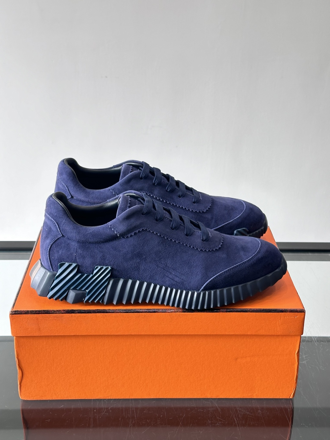 爱马仕Bouncing运动鞋爱马仕Bouncing运动鞋，标志性“大H