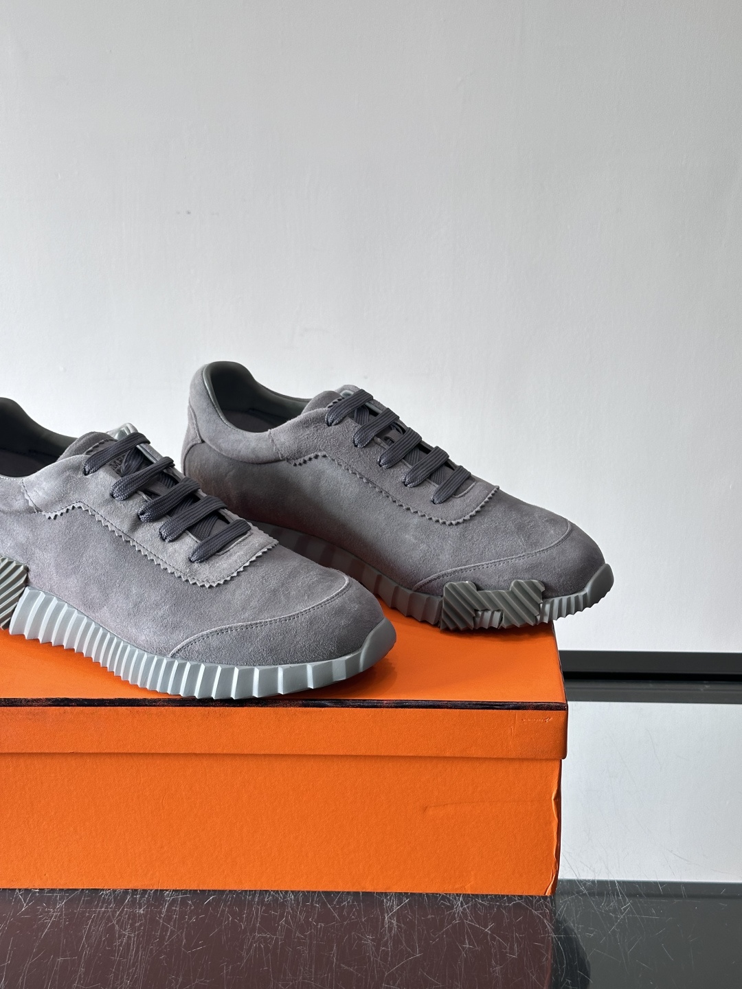 爱马仕Bouncing运动鞋爱马仕Bouncing运动鞋，标志性“大H