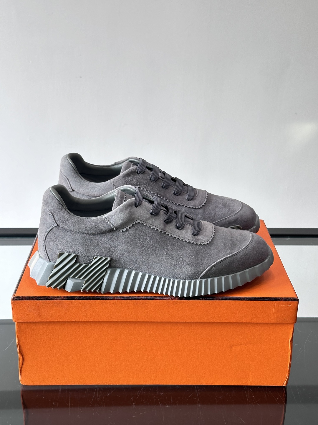 爱马仕Bouncing运动鞋爱马仕Bouncing运动鞋，标志性“大H