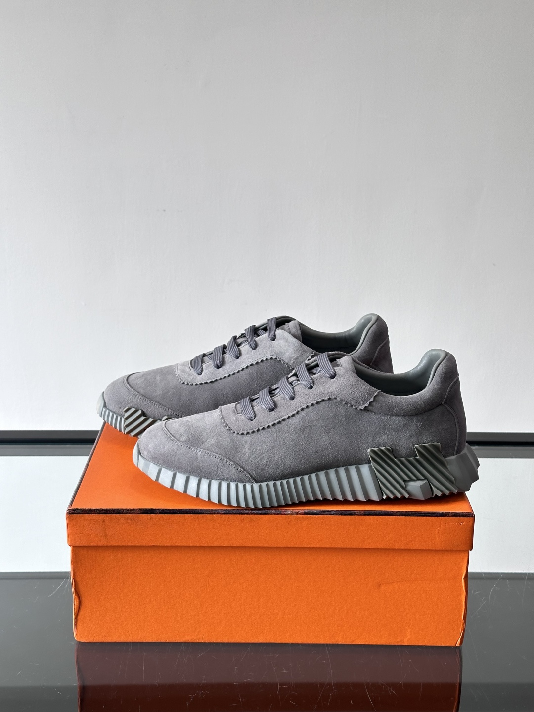 爱马仕Bouncing运动鞋爱马仕Bouncing运动鞋，标志性“大H