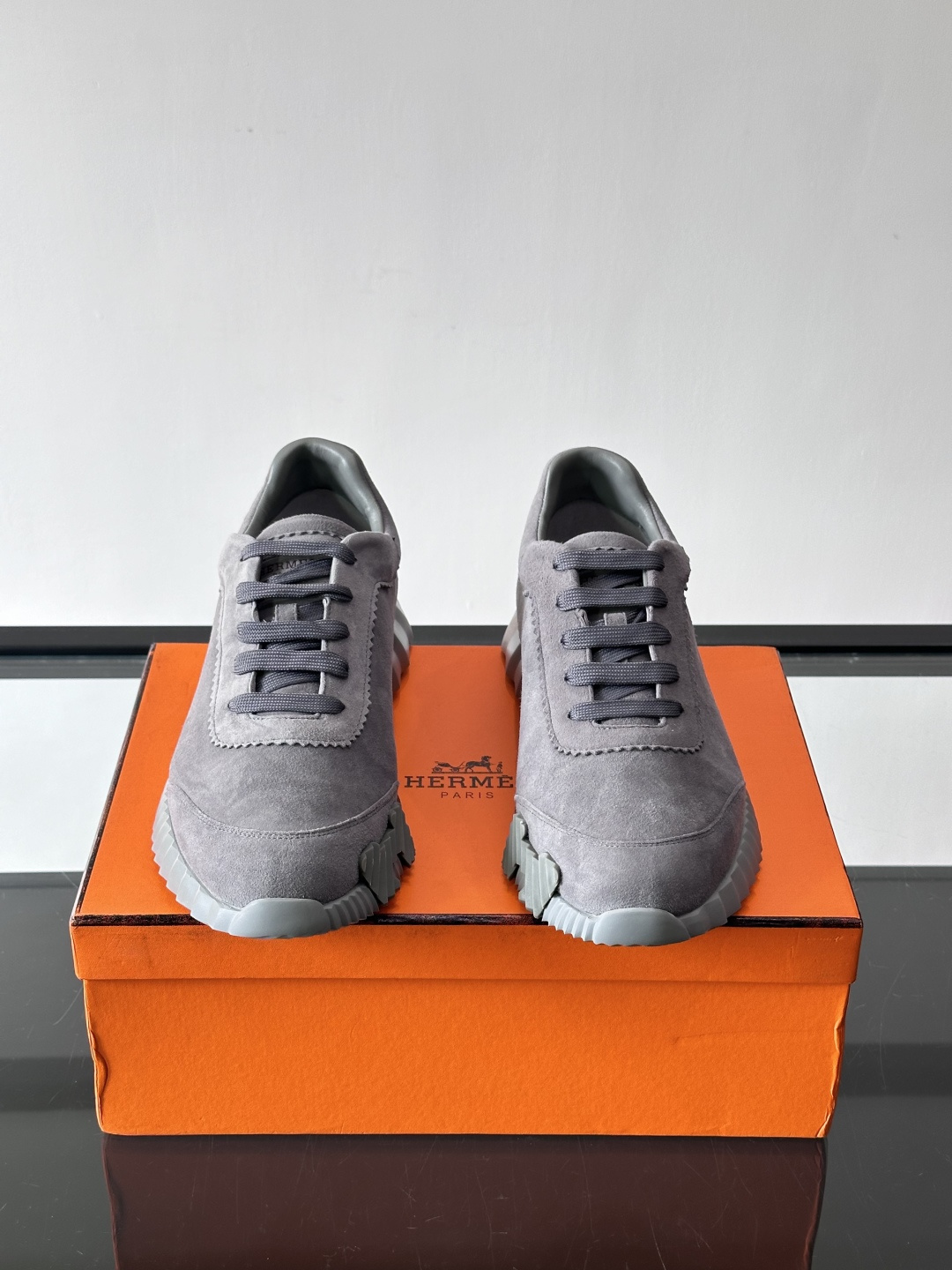 爱马仕Bouncing运动鞋爱马仕Bouncing运动鞋，标志性“大H