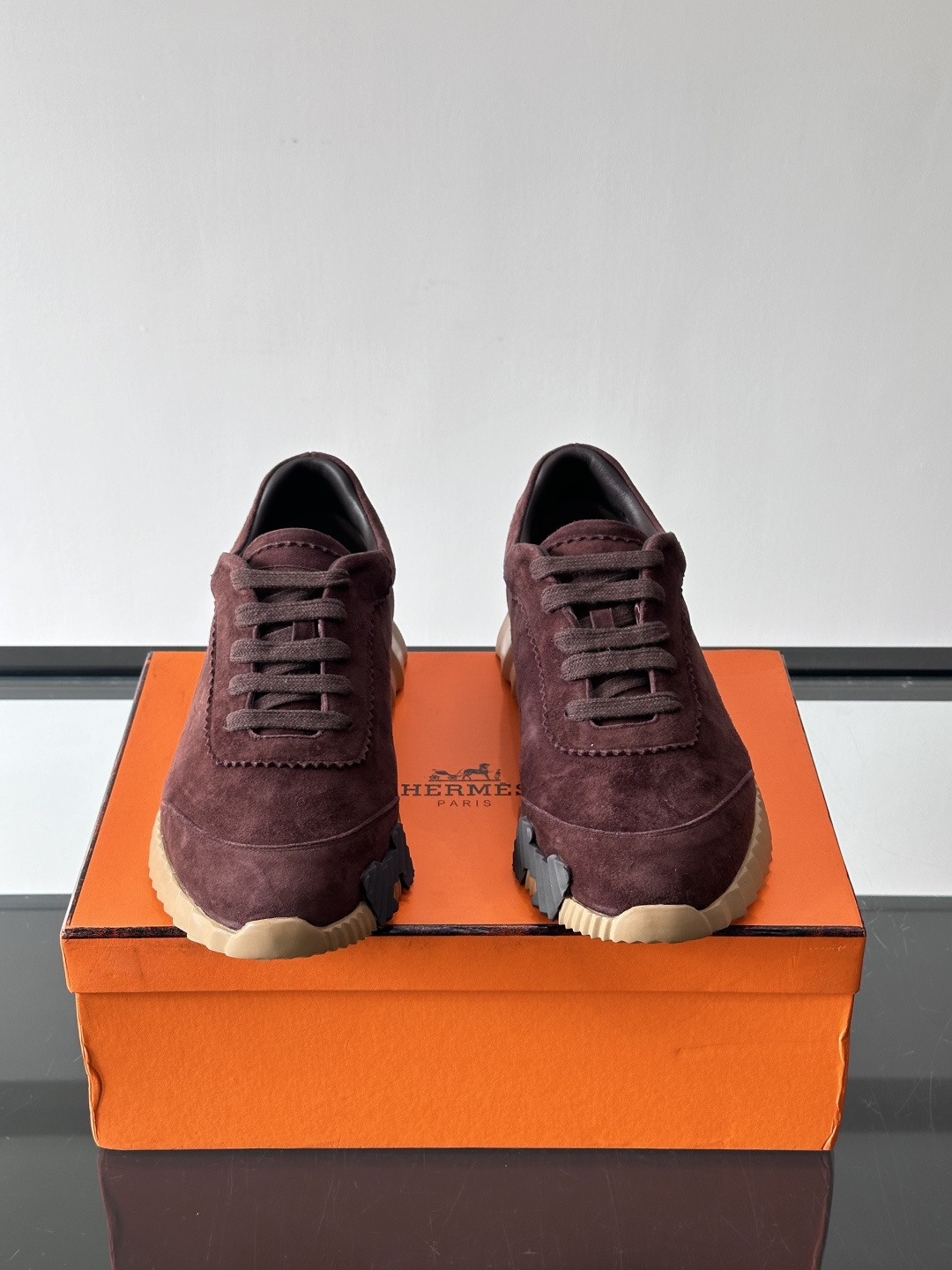 爱马仕Bouncing运动鞋爱马仕Bouncing运动鞋，标志性“大H