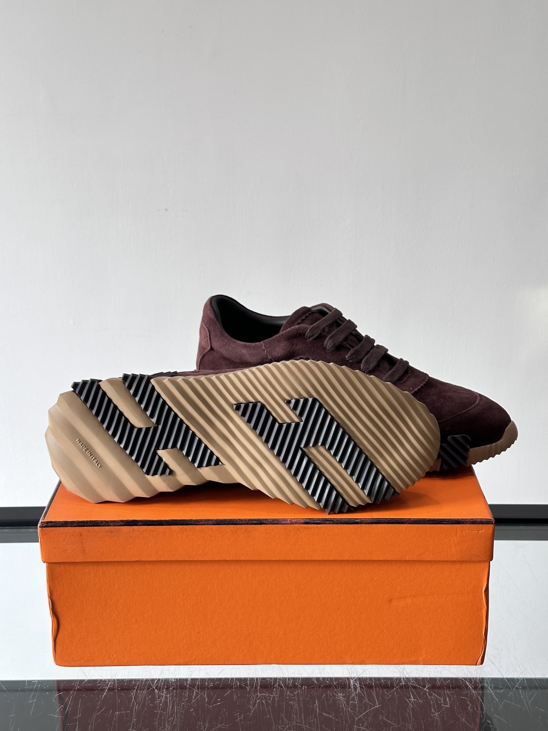 爱马仕Bouncing运动鞋爱马仕Bouncing运动鞋，标志性“大H