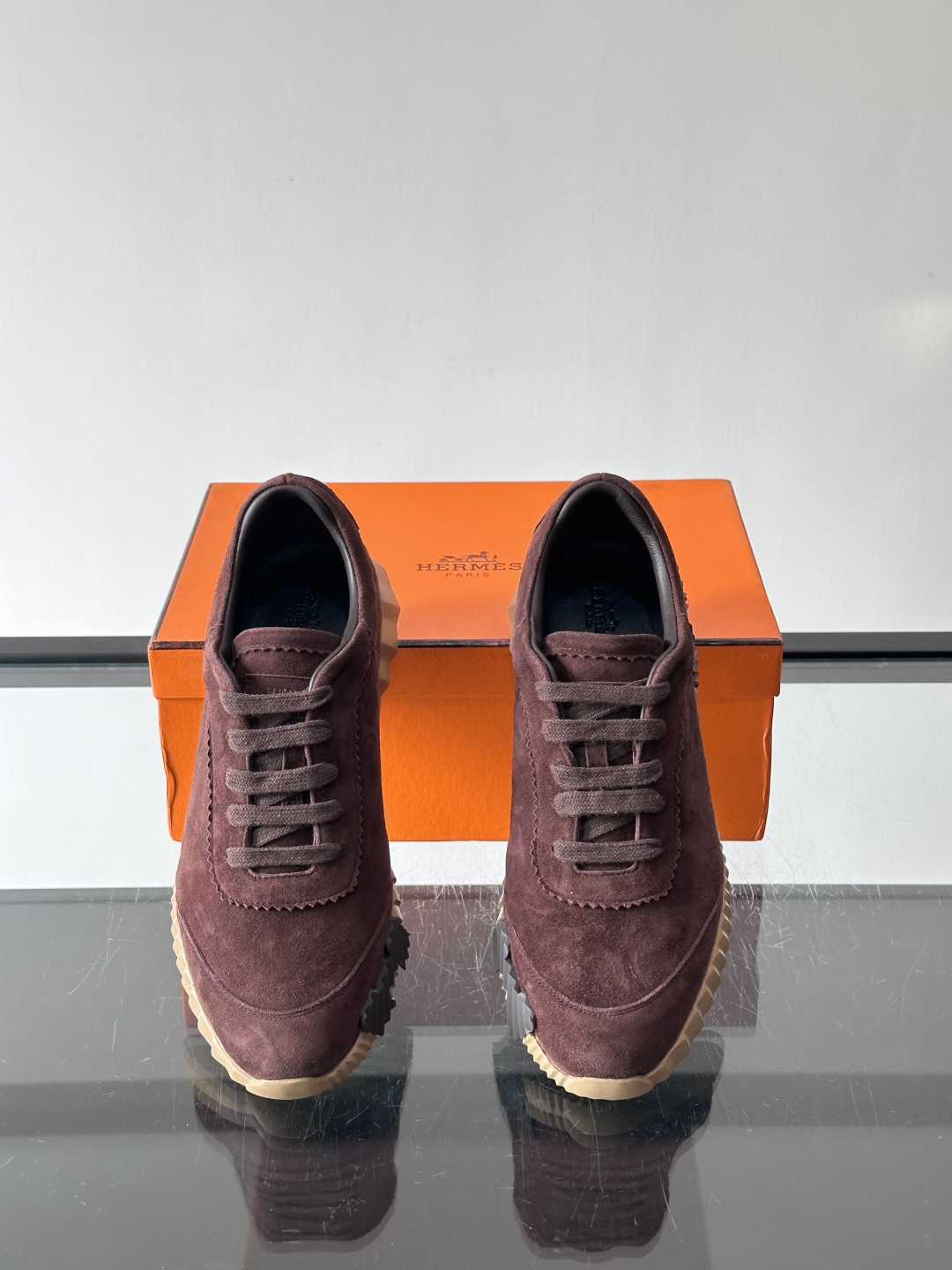 爱马仕Bouncing运动鞋爱马仕Bouncing运动鞋，标志性“大H