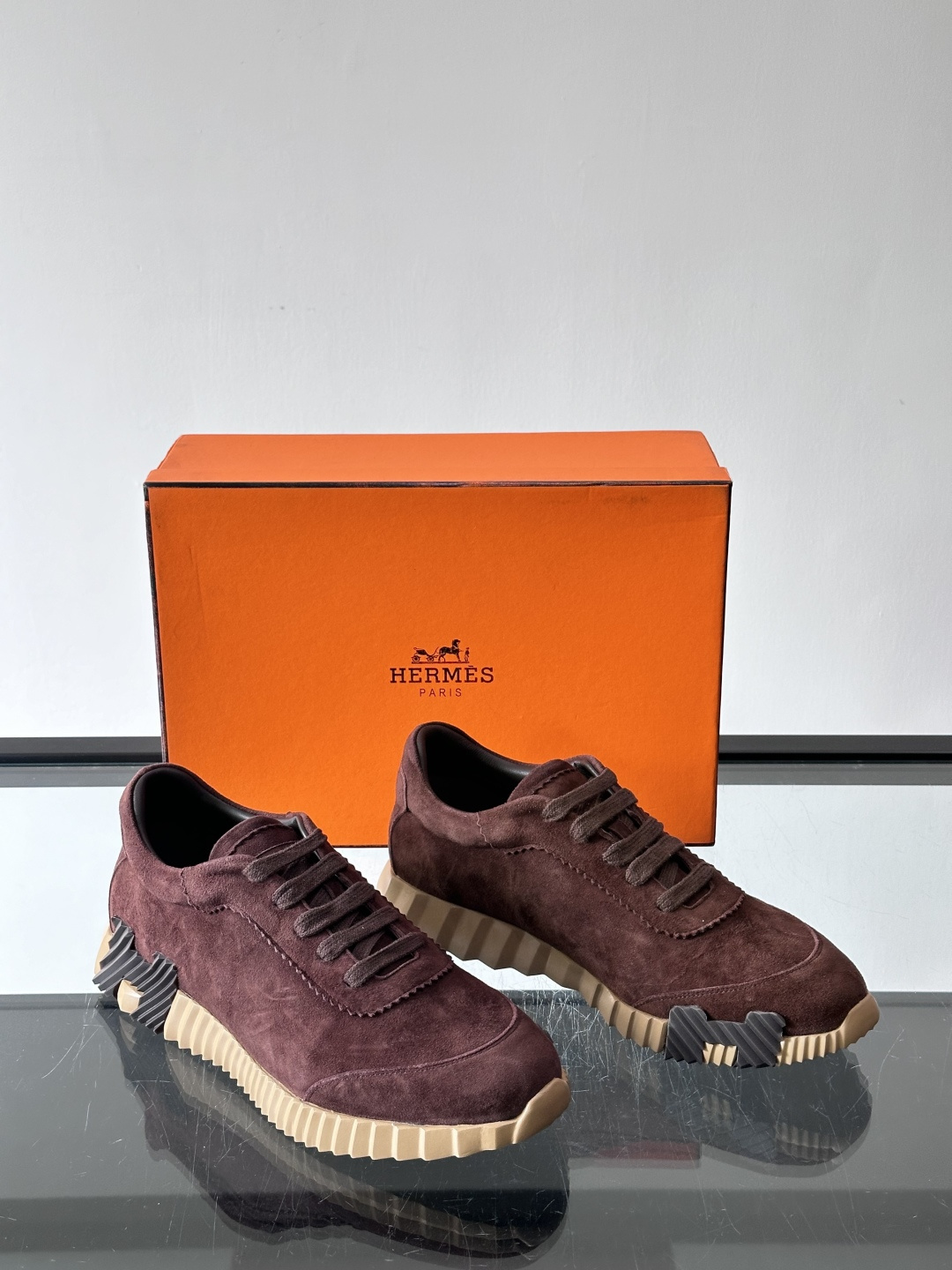 爱马仕Bouncing运动鞋爱马仕Bouncing运动鞋，标志性“大H