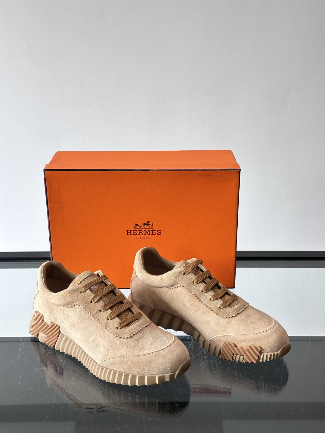 爱马仕Bouncing运动鞋爱马仕Bouncing运动鞋，标志性“大H