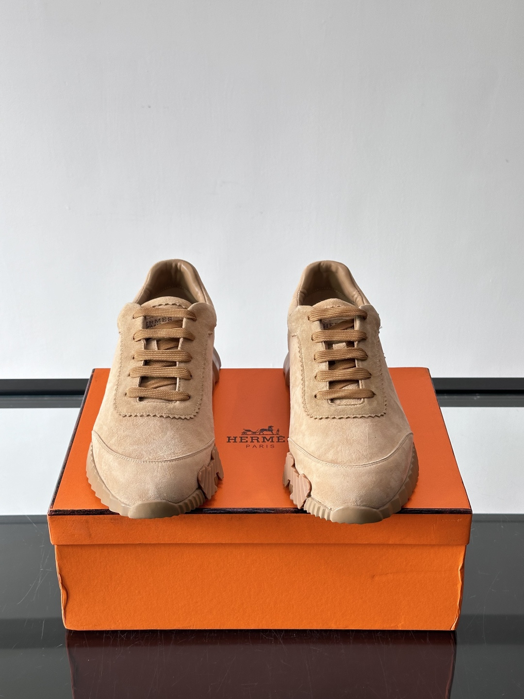 爱马仕Bouncing运动鞋爱马仕Bouncing运动鞋，标志性“大H