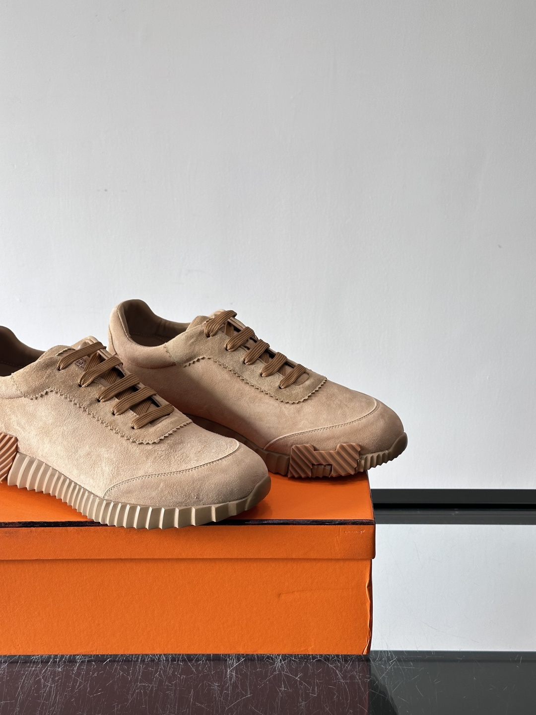 爱马仕Bouncing运动鞋爱马仕Bouncing运动鞋，标志性“大H