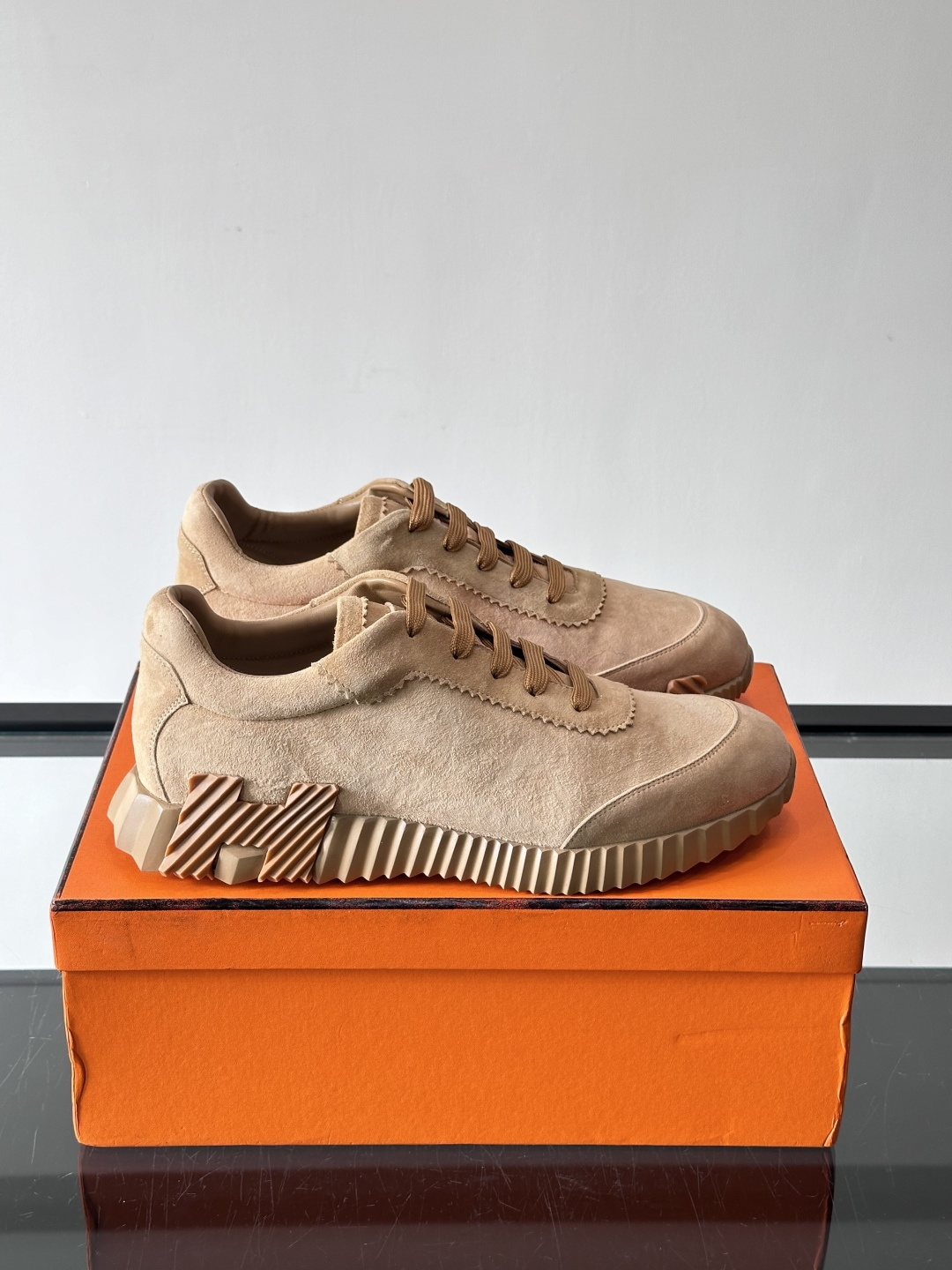 爱马仕Bouncing运动鞋爱马仕Bouncing运动鞋，标志性“大H