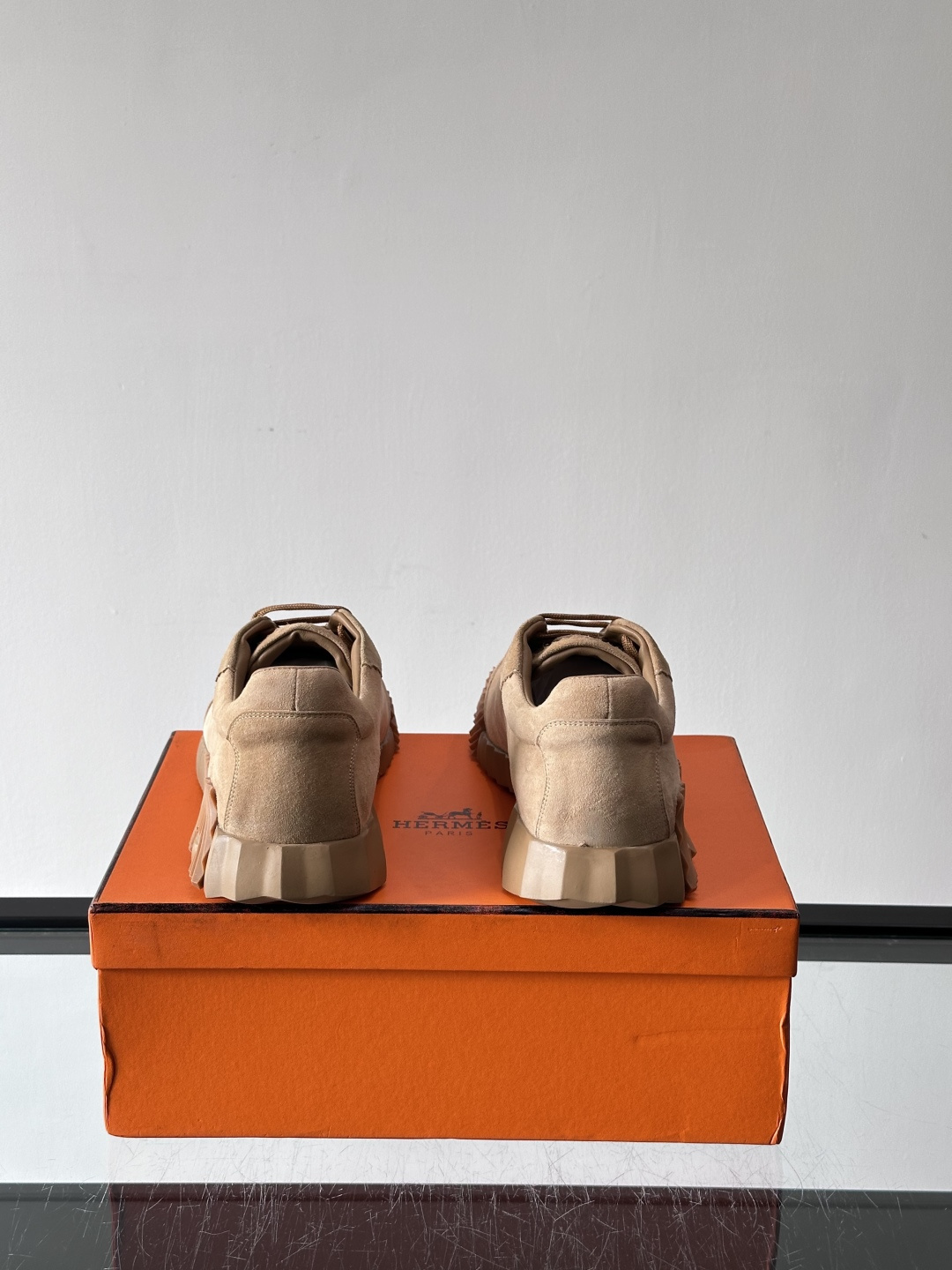 爱马仕Bouncing运动鞋爱马仕Bouncing运动鞋，标志性“大H