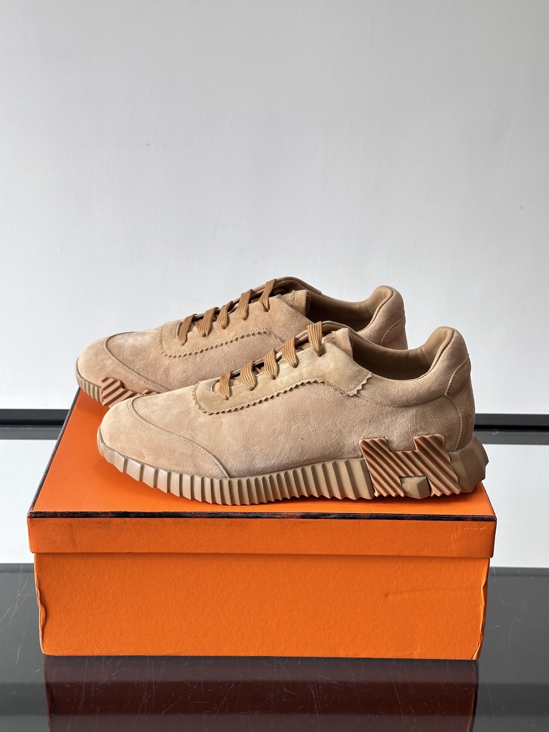 爱马仕Bouncing运动鞋爱马仕Bouncing运动鞋，标志性“大H