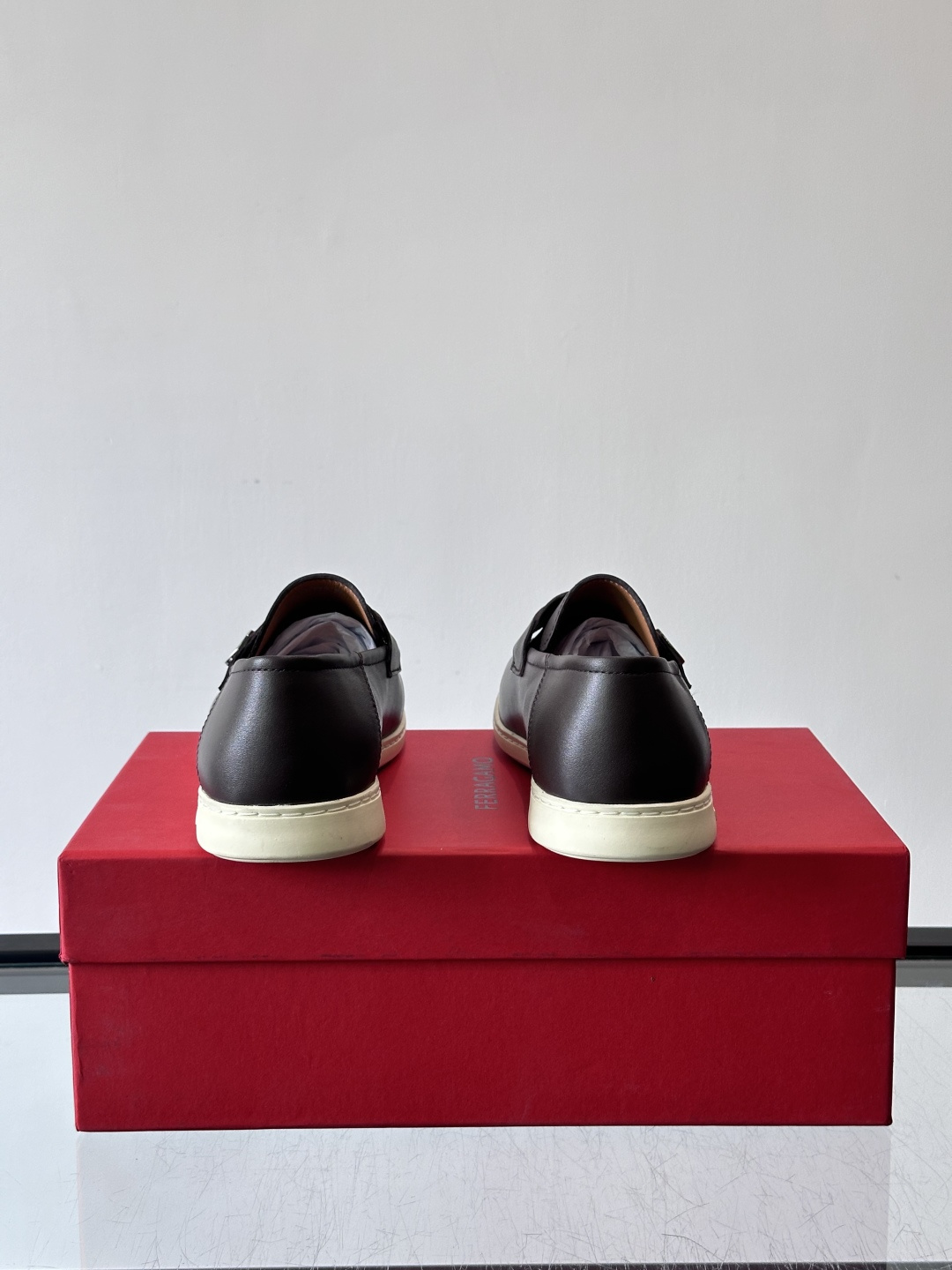 Ferragam菲拉格慕新款男士驾车鞋，面料采用全进口牛皮，看得见的质感，重工车线，内里本染小牛皮，标配