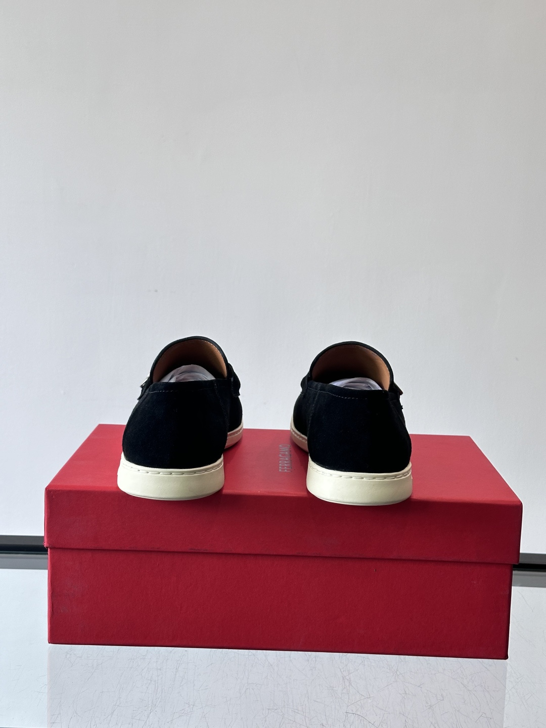 Ferragam菲拉格慕新款男士驾车鞋，面料采用全进口牛皮，看得见的质感，重工车线，内里本染小牛皮，标配