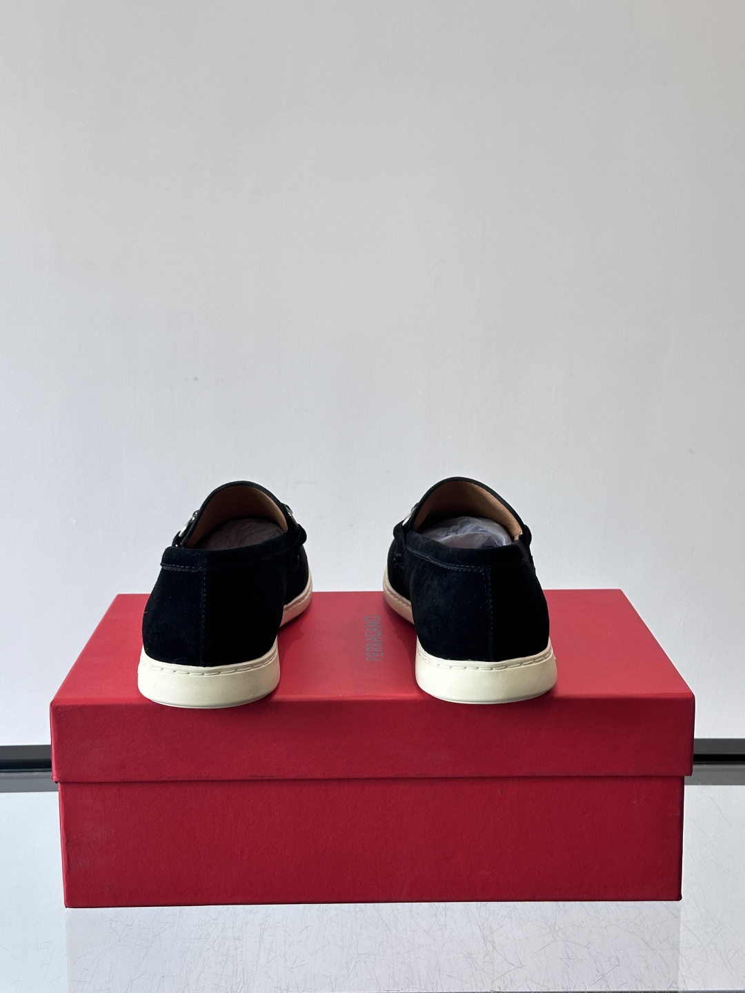 Ferragam菲拉格慕新款男士驾车鞋，面料采用全进口牛皮，看得见的质感，重工车线，内里本染小牛皮，标配