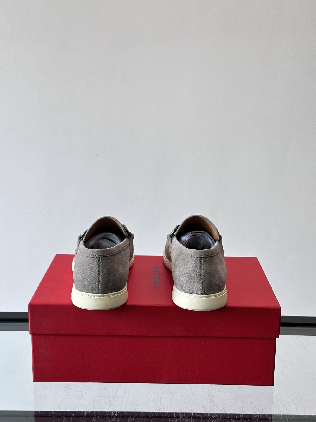 Ferragam菲拉格慕新款男士驾车鞋，面料采用全进口牛皮，看得见的质感，重工车线，内里本染小牛皮，标配