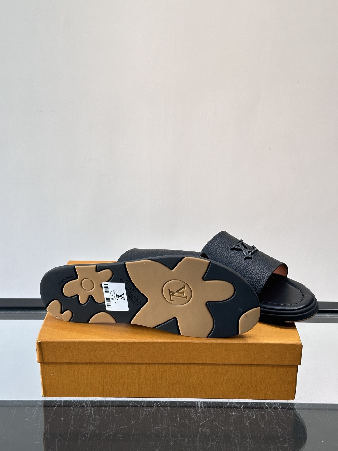 Louis Vuitton ss26new arrival LV驴牌春夏系列新款平底沙滩拖鞋🥿简约精致，