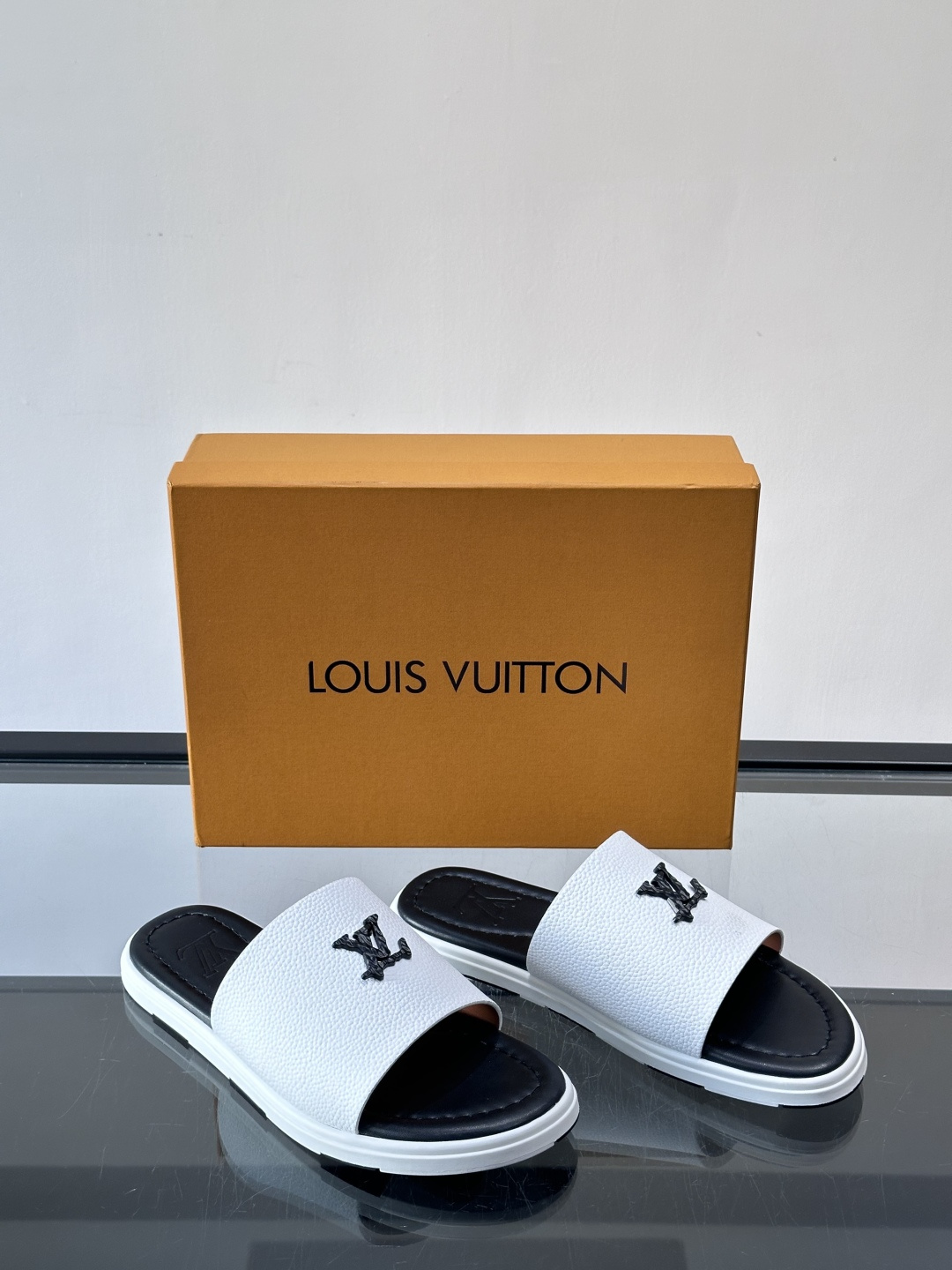 Louis Vuitton ss26new arrival LV驴牌春夏系列新款平底沙滩拖鞋🥿简约精致，