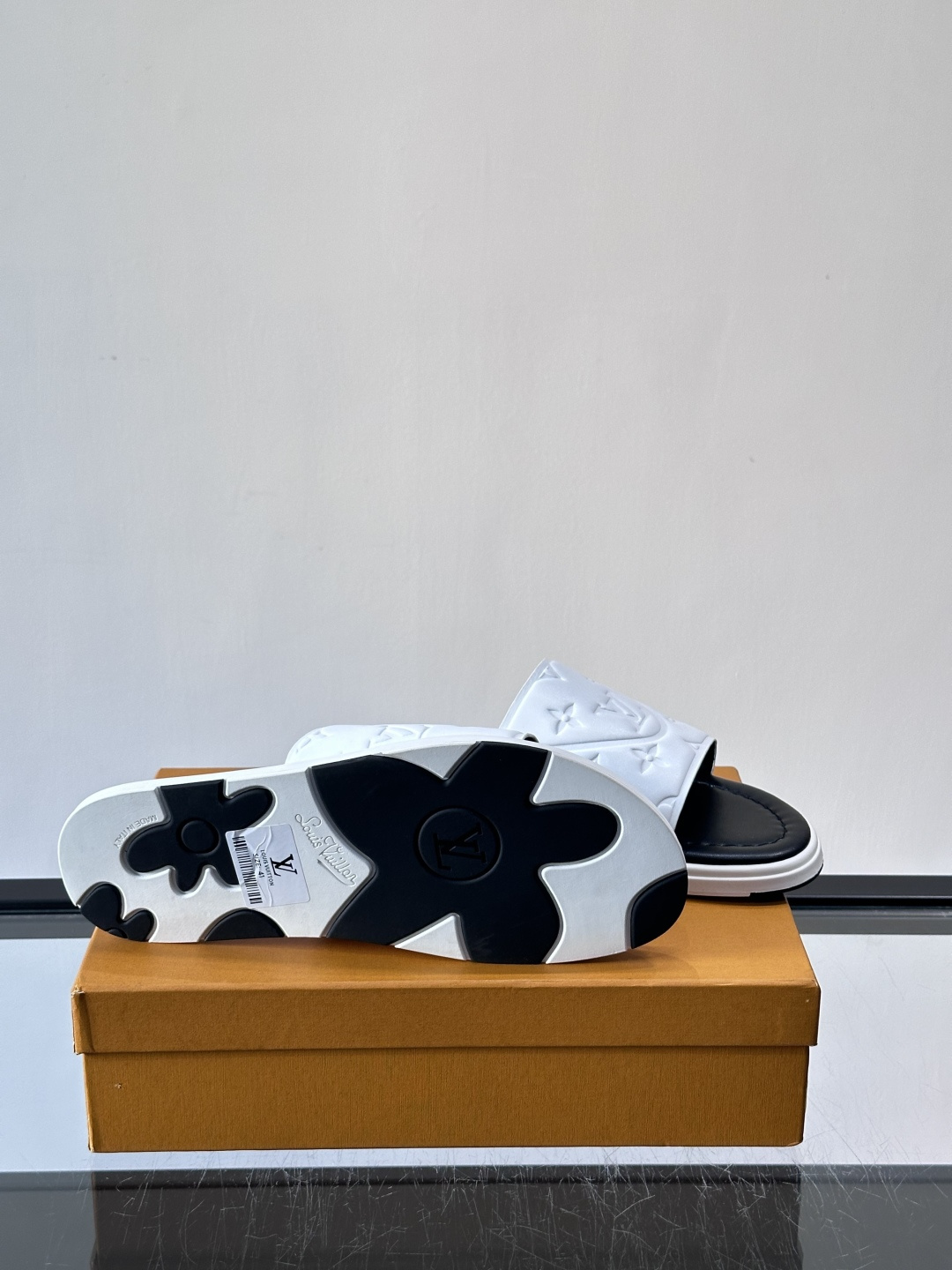 Louis Vuitton ss26new arrival LV驴牌春夏系列新款平底沙滩拖鞋🥿简约精致，