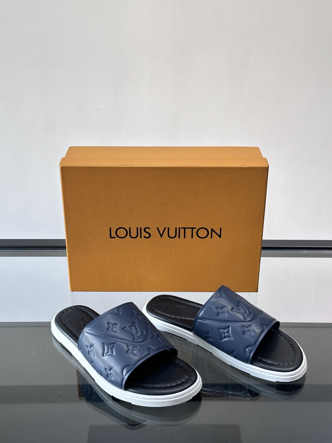 Louis Vuitton ss26new arrival LV驴牌春夏系列新款平底沙滩拖鞋🥿简约精致，