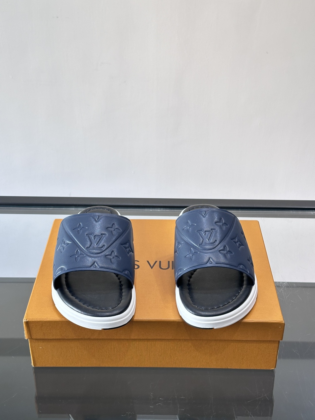 Louis Vuitton ss26new arrival LV驴牌春夏系列新款平底沙滩拖鞋🥿简约精致，