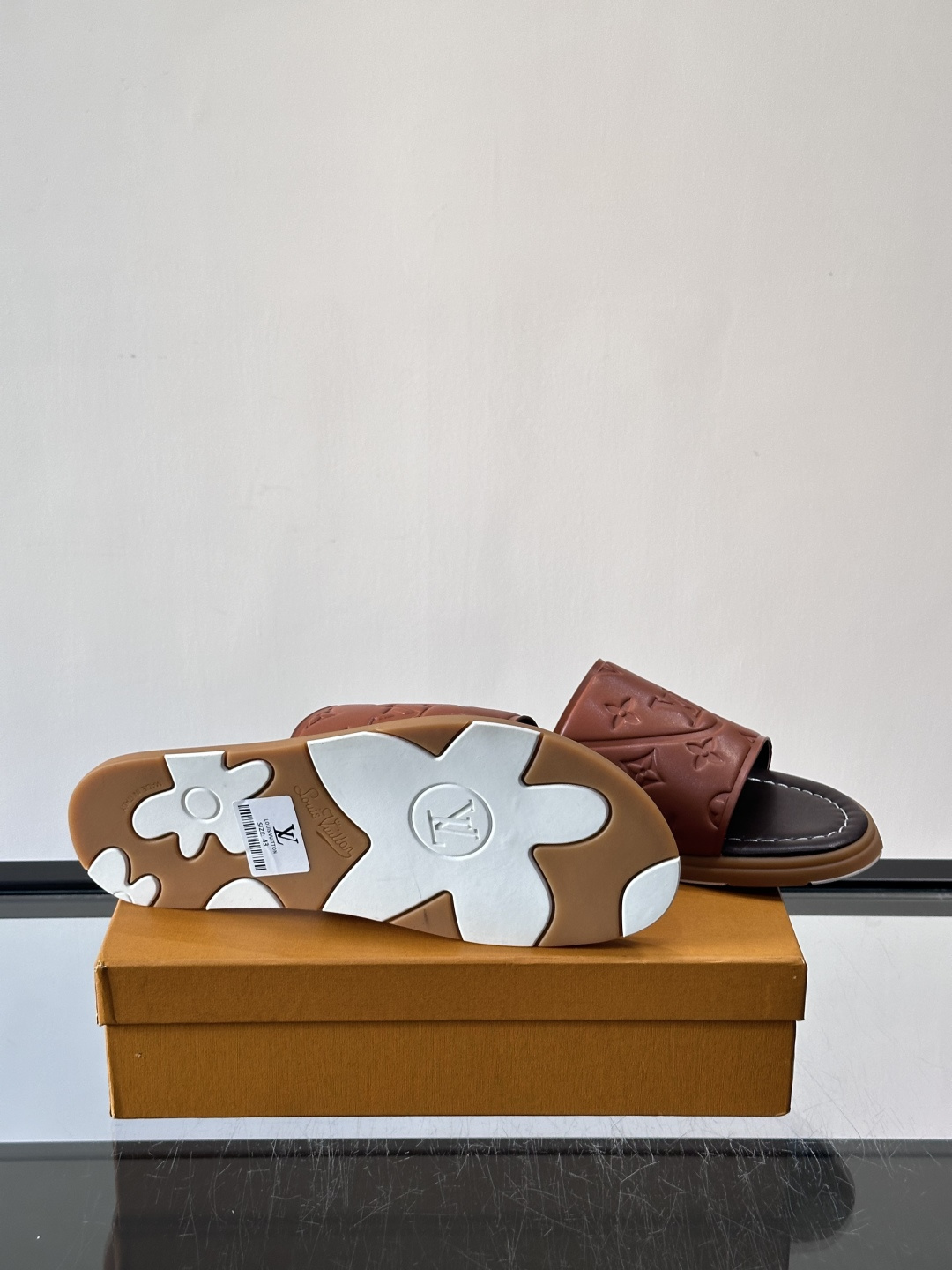 Louis Vuitton ss26new arrival LV驴牌春夏系列新款平底沙滩拖鞋🥿简约精致，