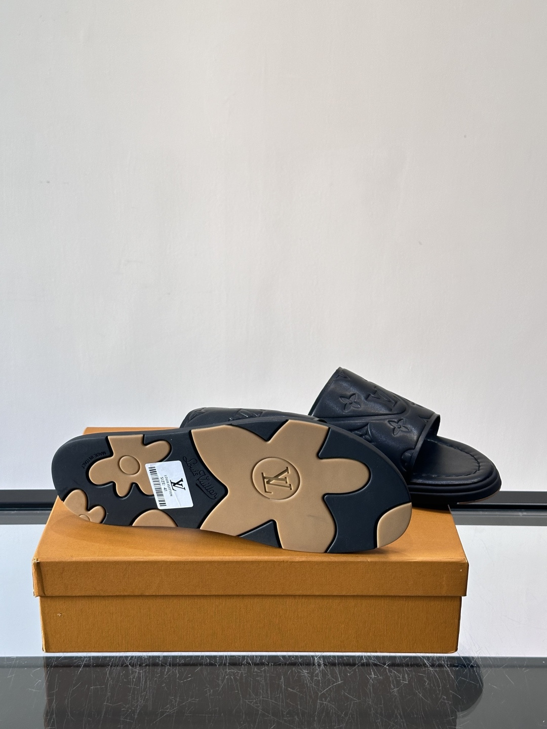 Louis Vuitton ss26new arrival LV驴牌春夏系列新款平底沙滩拖鞋🥿简约精致，