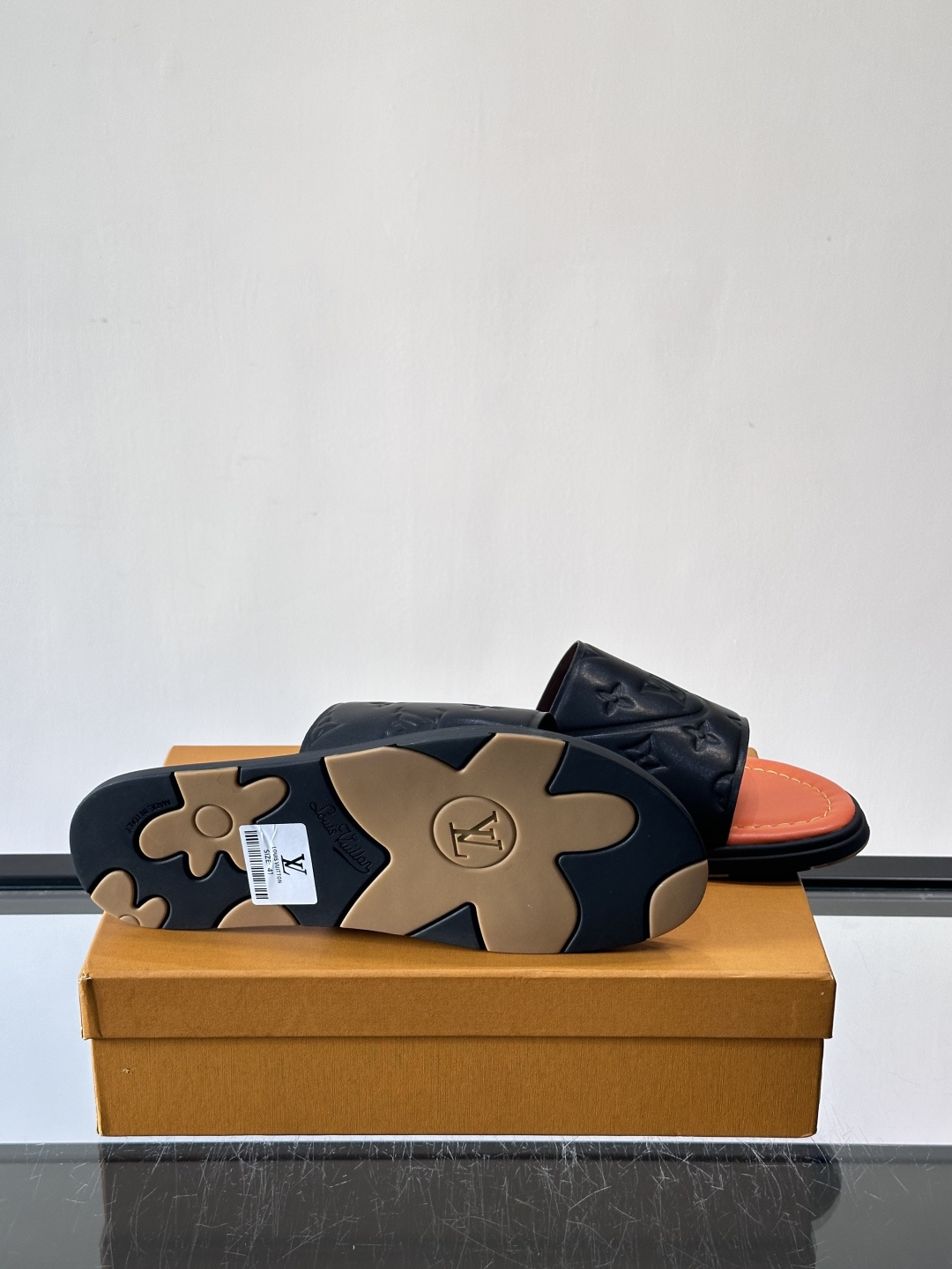 Louis Vuitton ss26new arrival LV驴牌春夏系列新款平底沙滩拖鞋🥿简约精致，