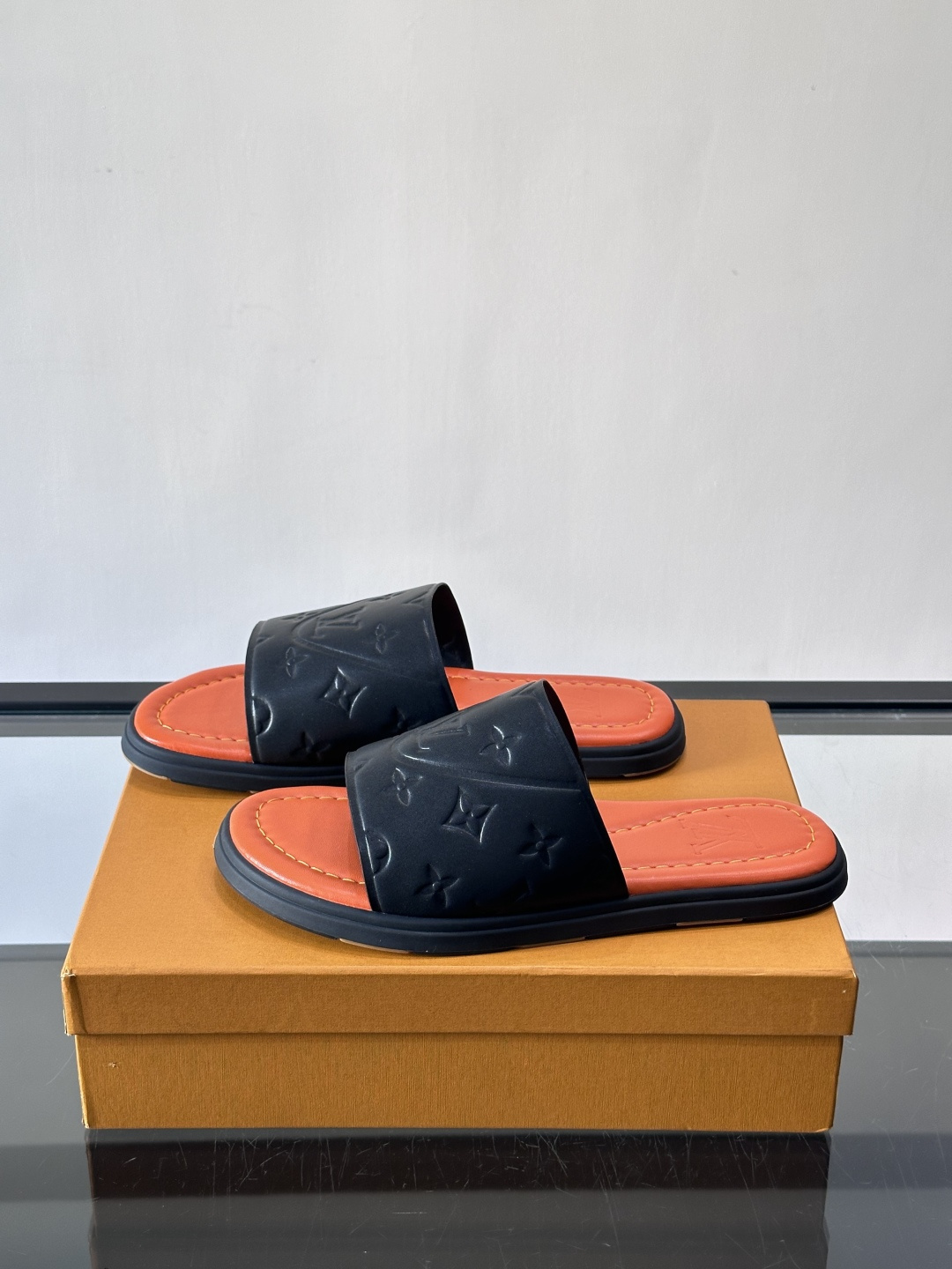 Louis Vuitton ss26new arrival LV驴牌春夏系列新款平底沙滩拖鞋🥿简约精致，