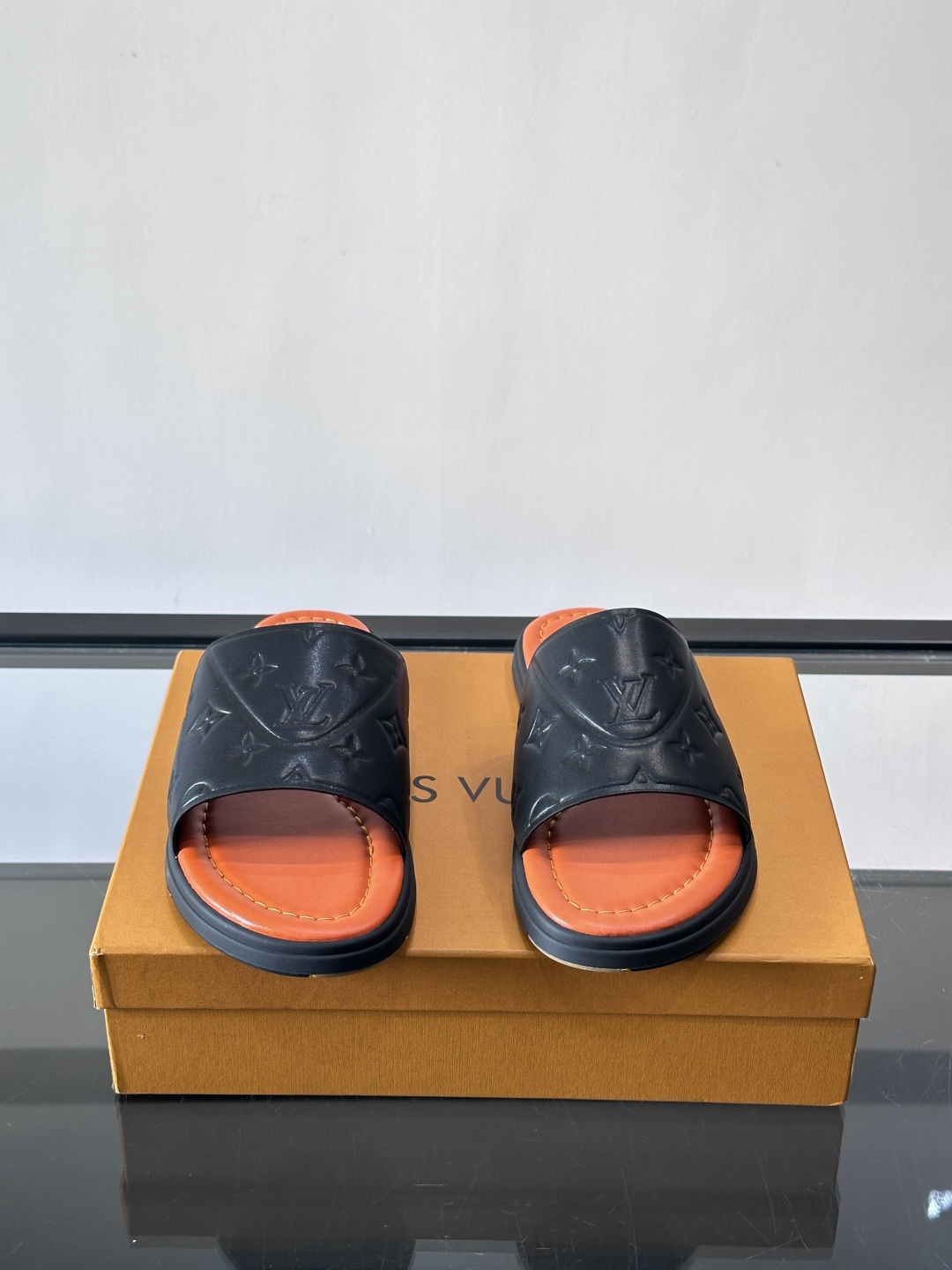 Louis Vuitton ss26new arrival LV驴牌春夏系列新款平底沙滩拖鞋🥿简约精致，