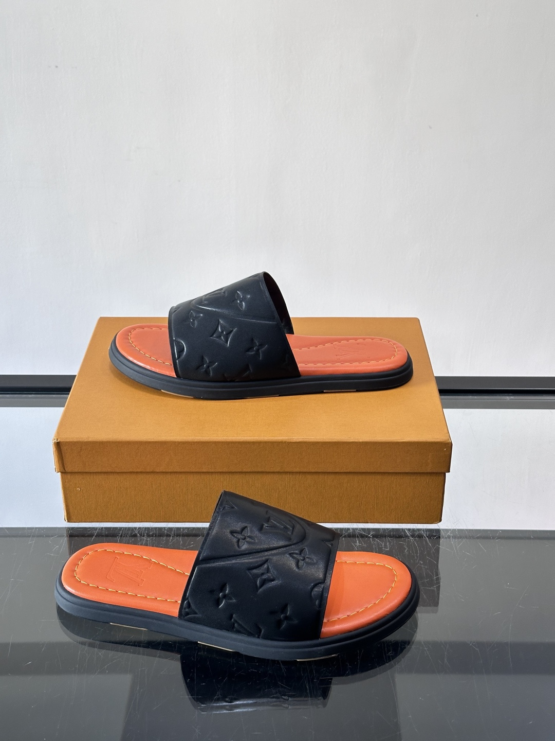 Louis Vuitton ss26new arrival LV驴牌春夏系列新款平底沙滩拖鞋🥿简约精致，