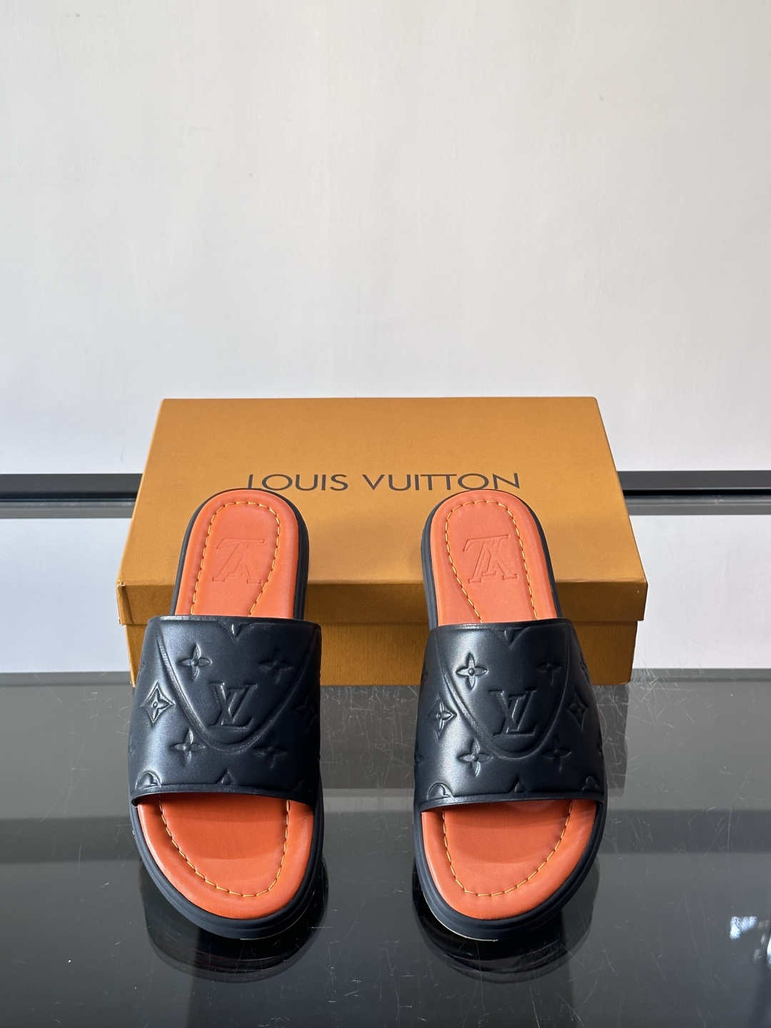 Louis Vuitton ss26new arrival LV驴牌春夏系列新款平底沙滩拖鞋🥿简约精致，