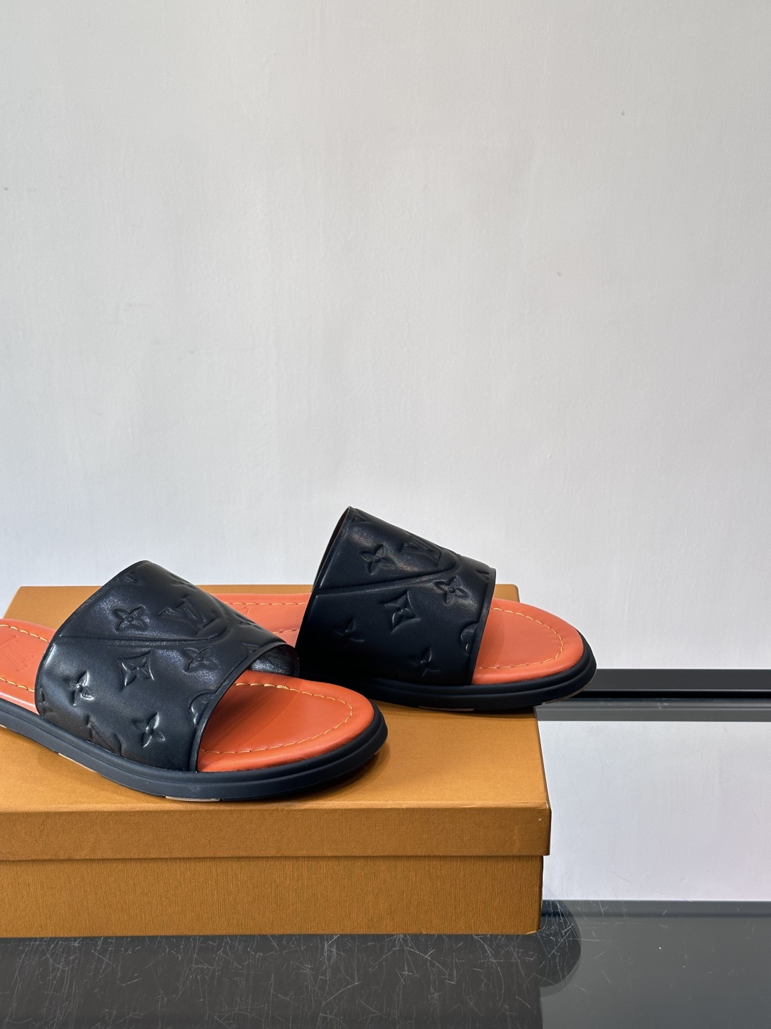 Louis Vuitton ss26new arrival LV驴牌春夏系列新款平底沙滩拖鞋🥿简约精致，